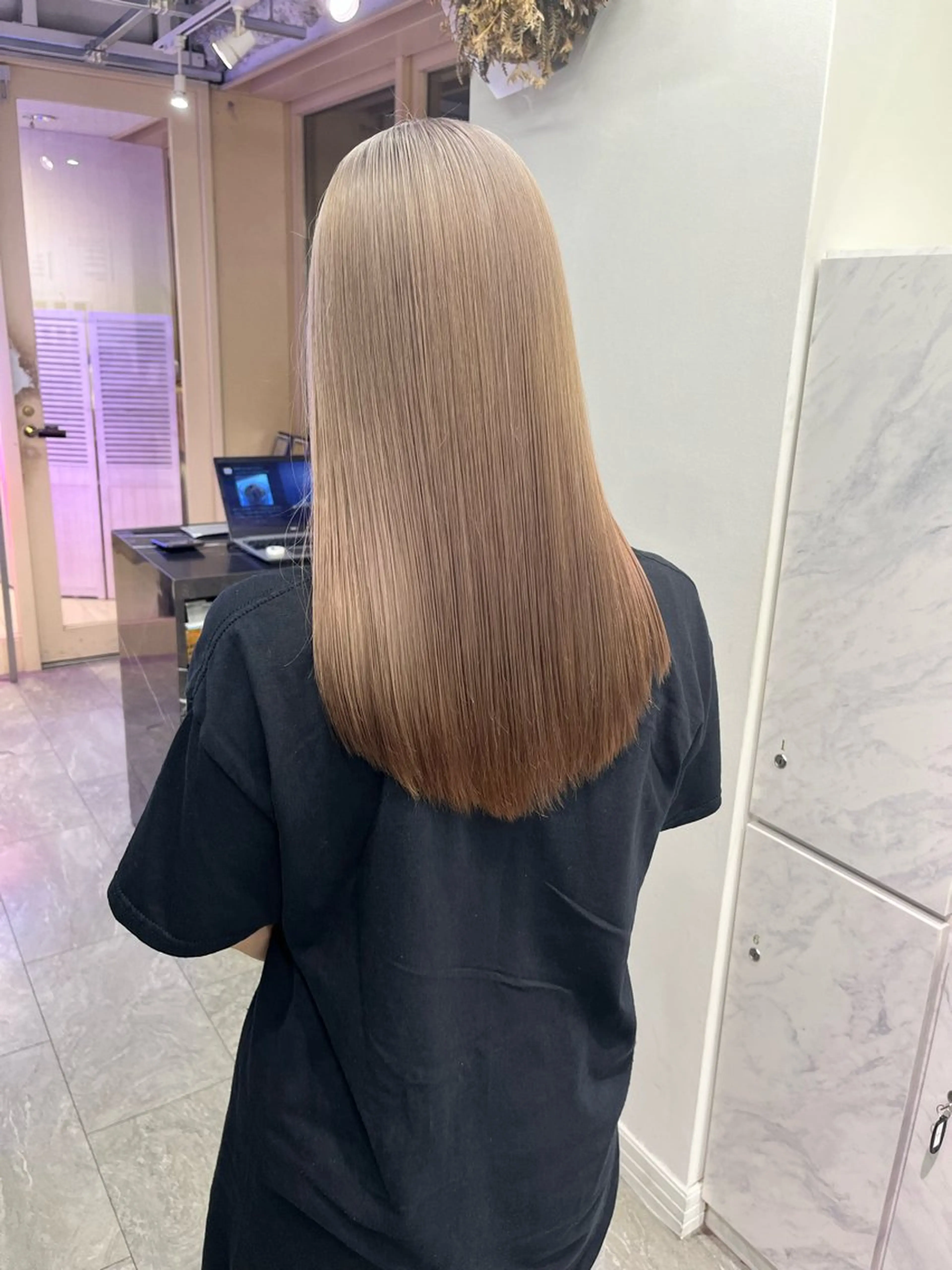 セミロング 🌈ハイトーン/ ワタル🌈のヘアスタイル