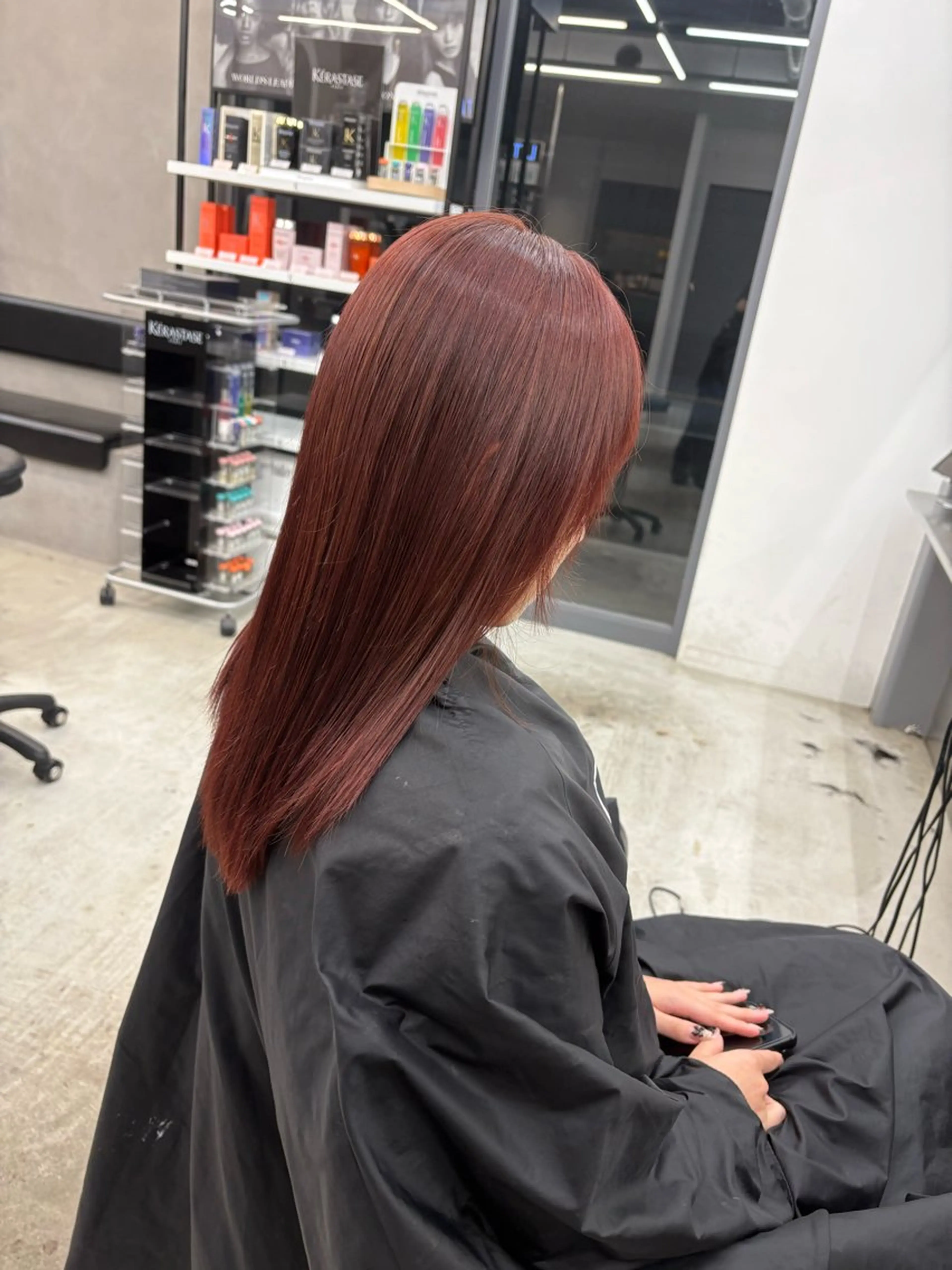 カラー 小森春果/透け感/ ケラスターゼ/艶髪のヘアスタイル