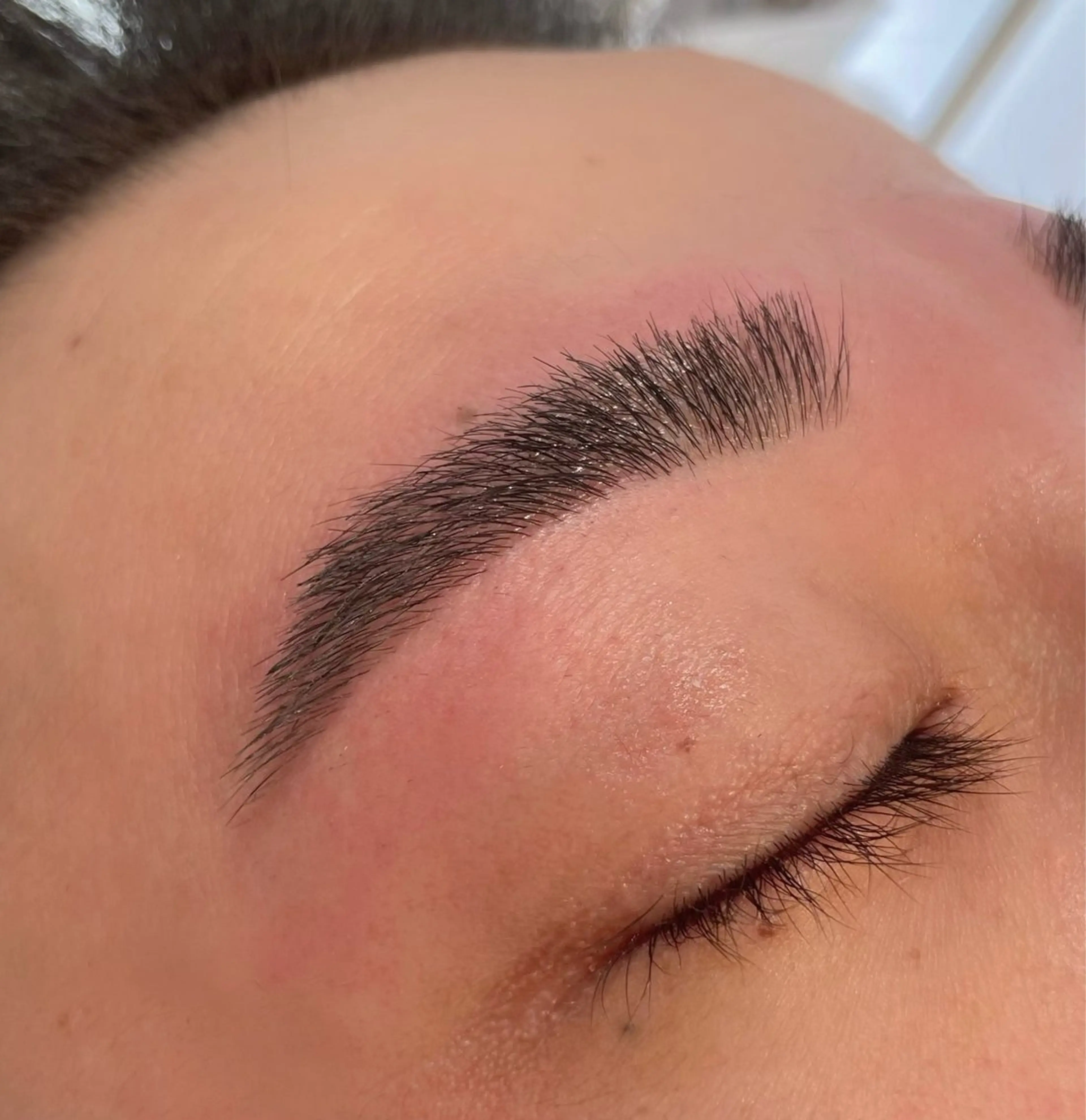 アイブロウ ワックス脱毛 小峰 利樹のマツエク・マツパデザイン