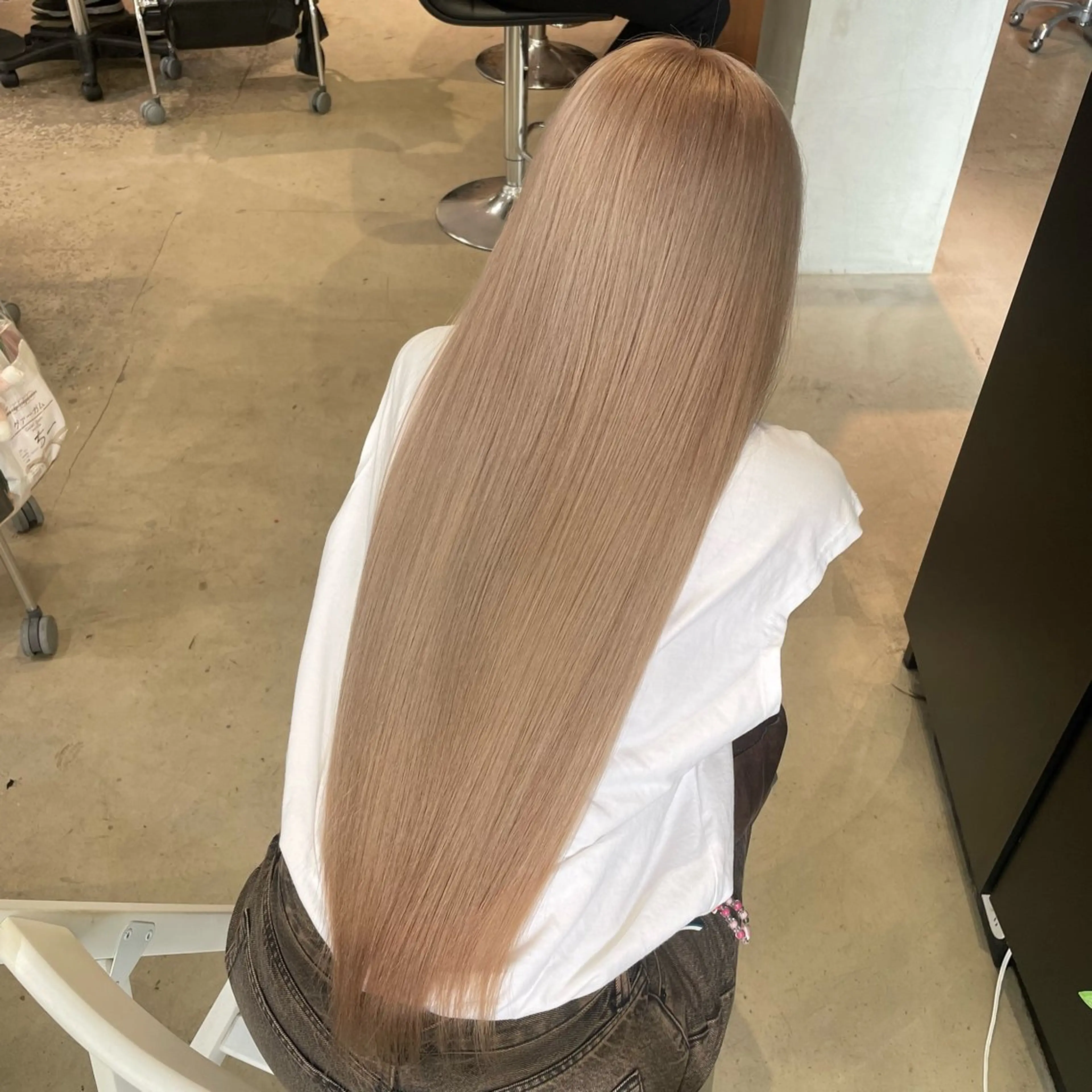 【ミニモ学割】カット+ダブルカラーケアブリーチハイトーン ブロンドミルクティーベージュピンクベージュグレージュの写真