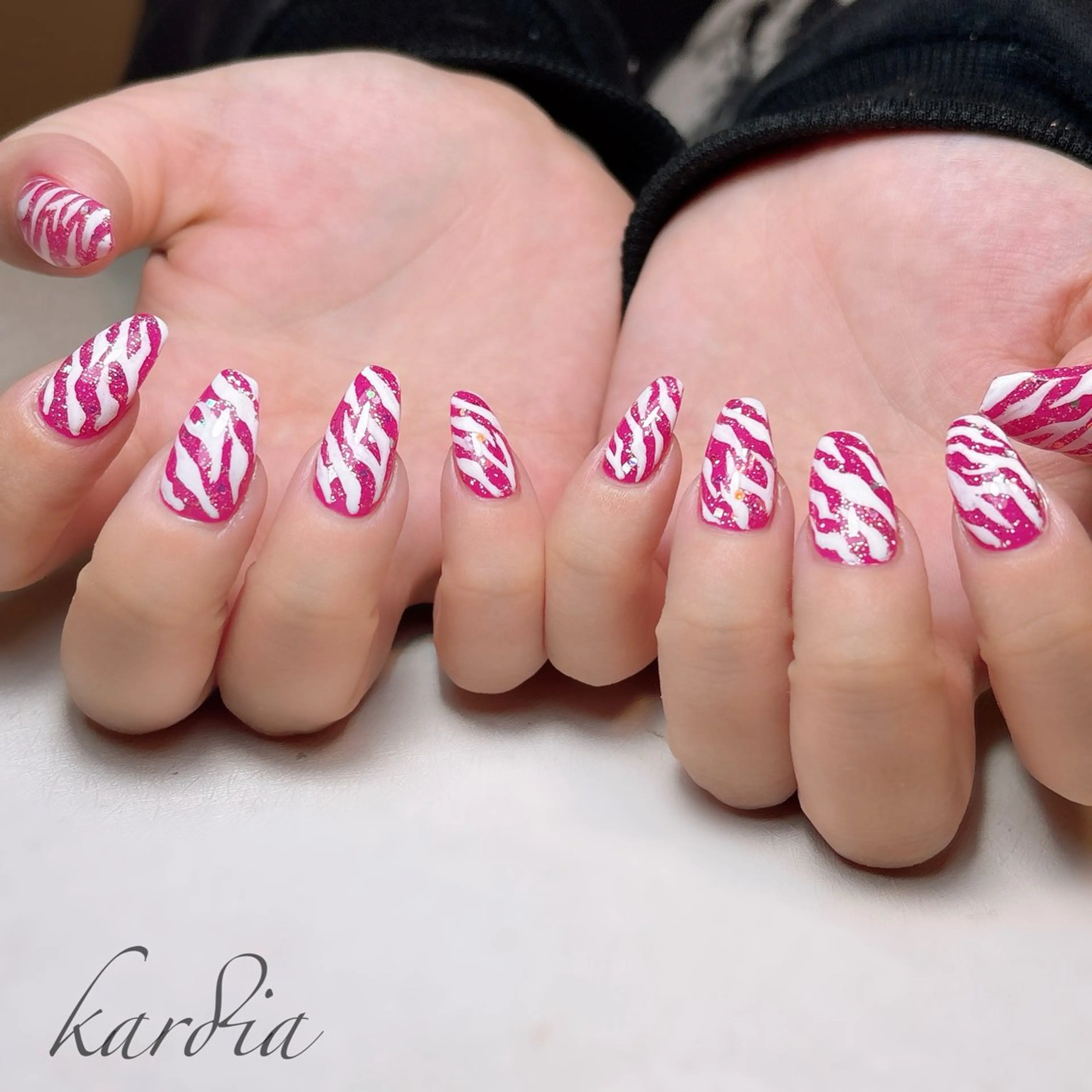 ネイル ハンドネイル καρδιά -ｶﾙﾃﾞｨｱ-のネイルデザイン