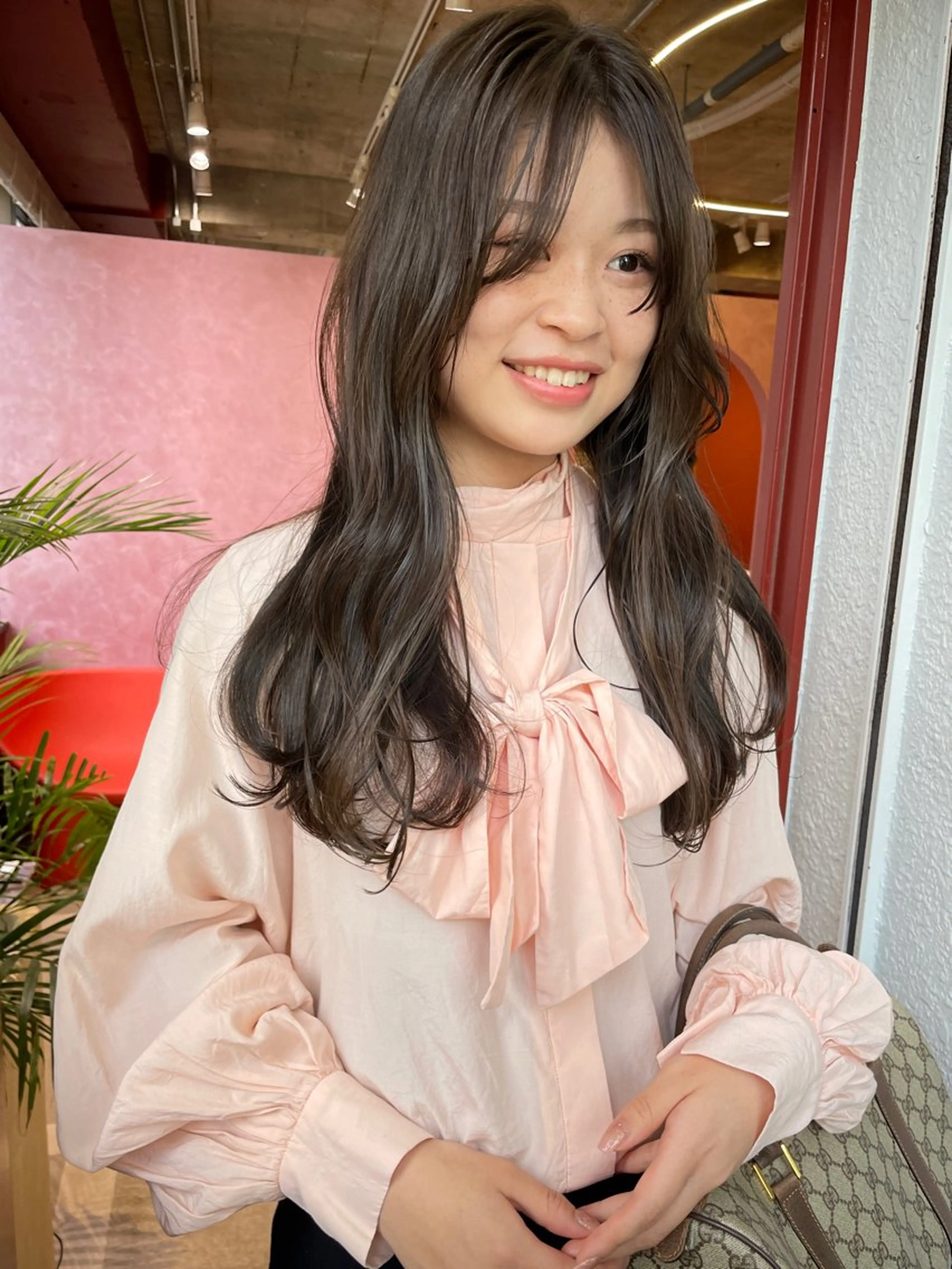 ロング カット ヘアカラー トリートメント 🤍LOREN エリコ🌈のヘアスタイル