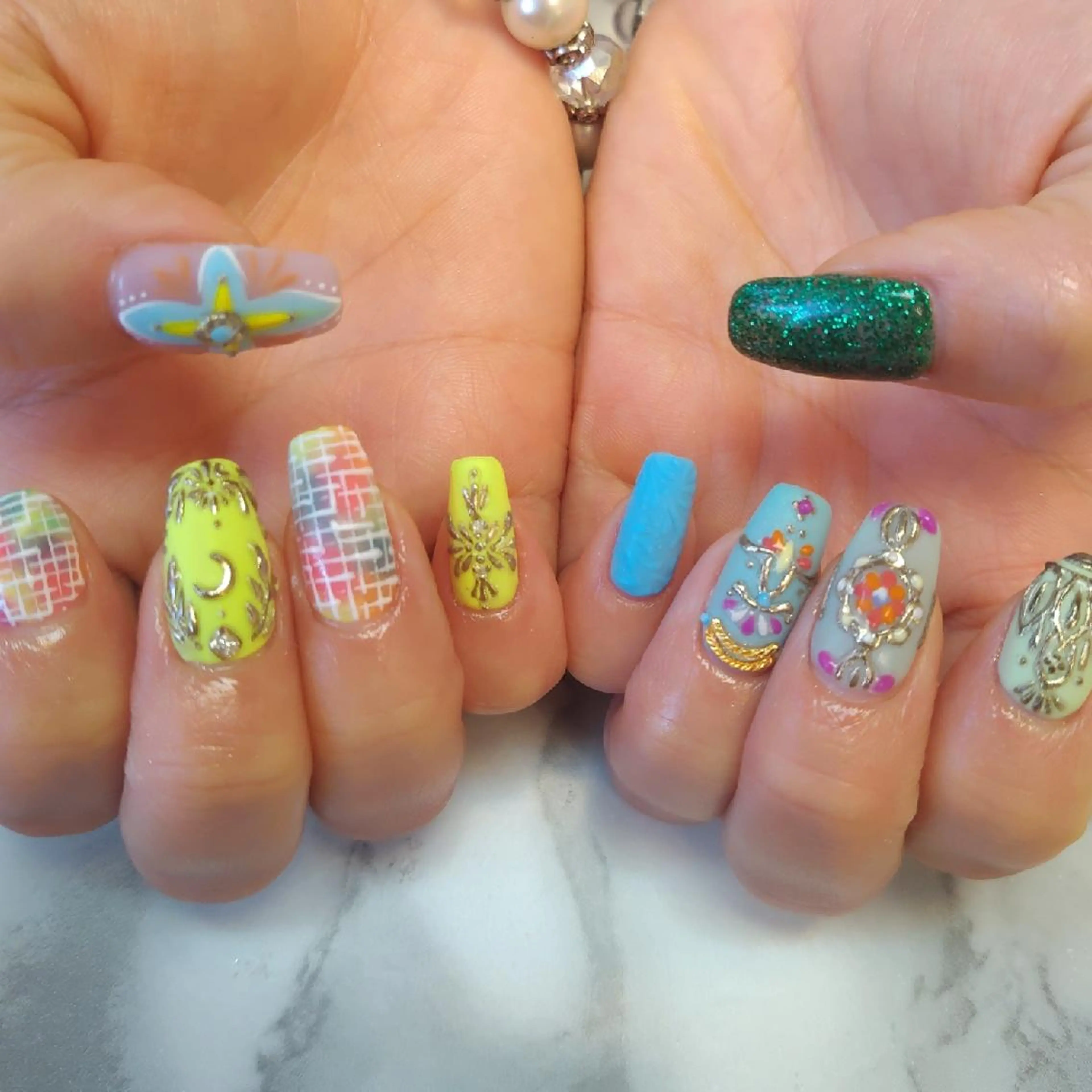 ネイル 持ち込み ジェヌインネイル 河内のネイルデザイン