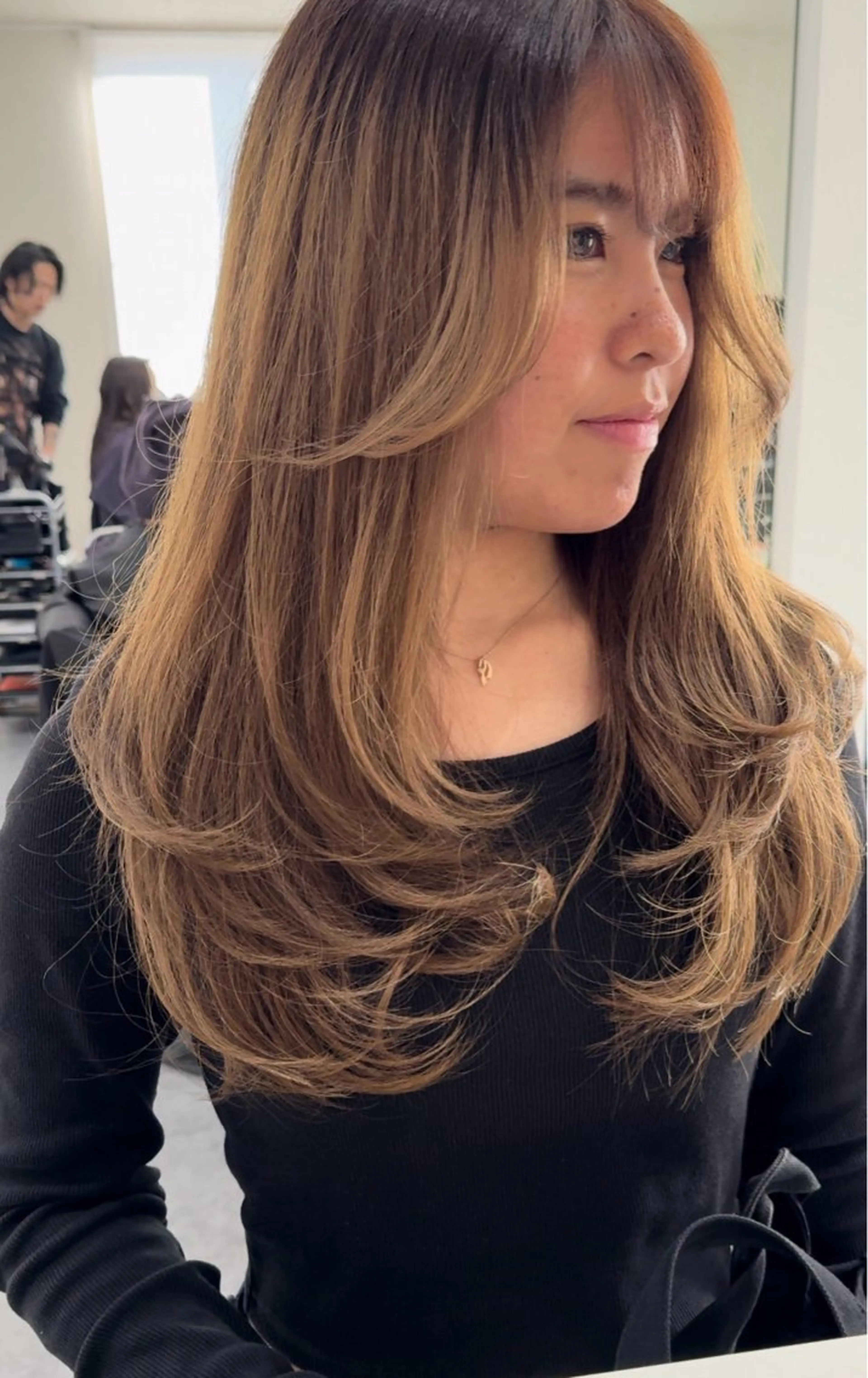 ロング カラー ブリーチ グラデーションカラー レイヤーカット ロング カット ヘアカラー LS HAIR所属・石井 大空のヘアスタイル