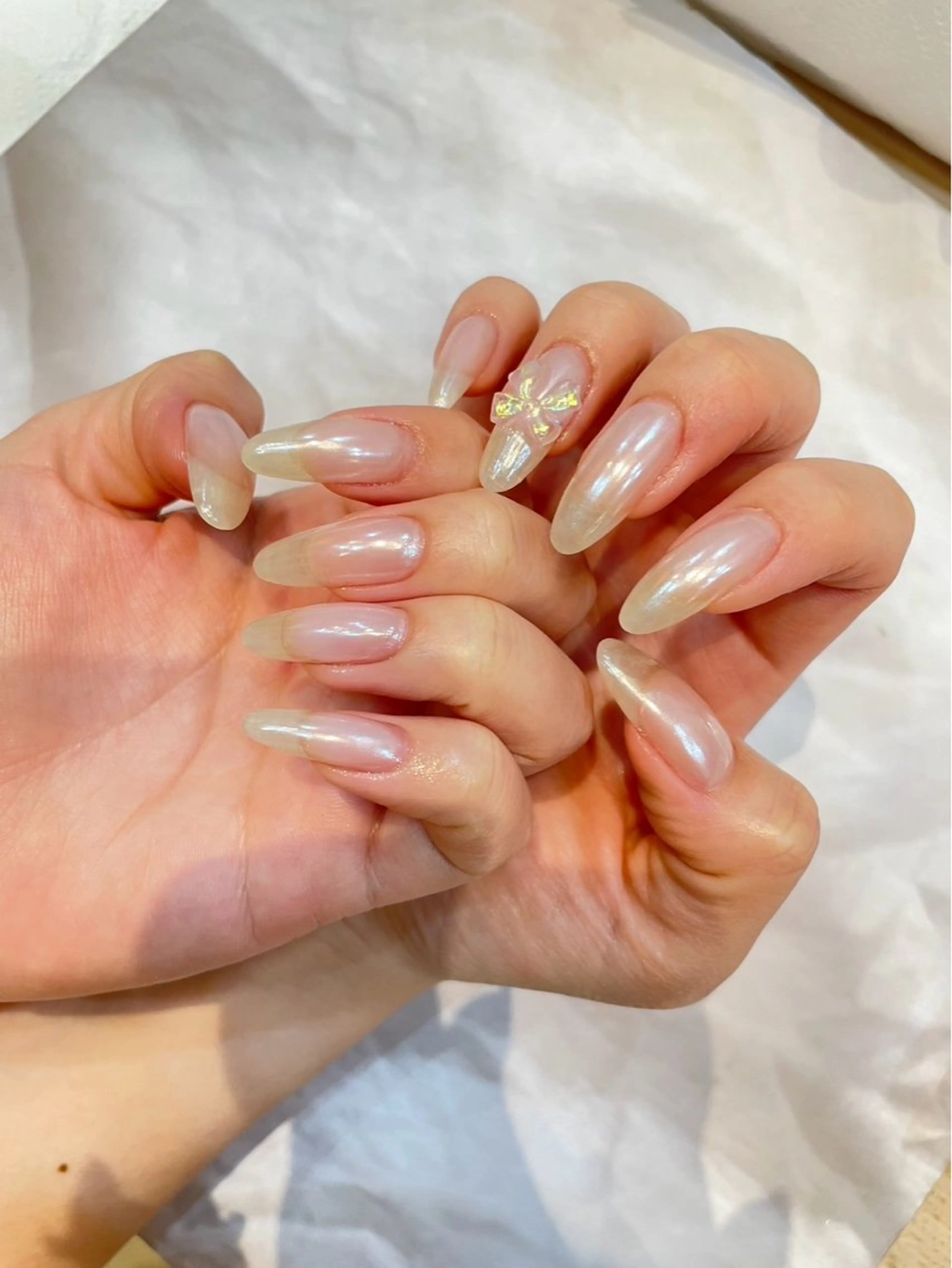 ネイル ミラーネイル ホワイト plume 🌼SERINA🌼のネイルデザイン