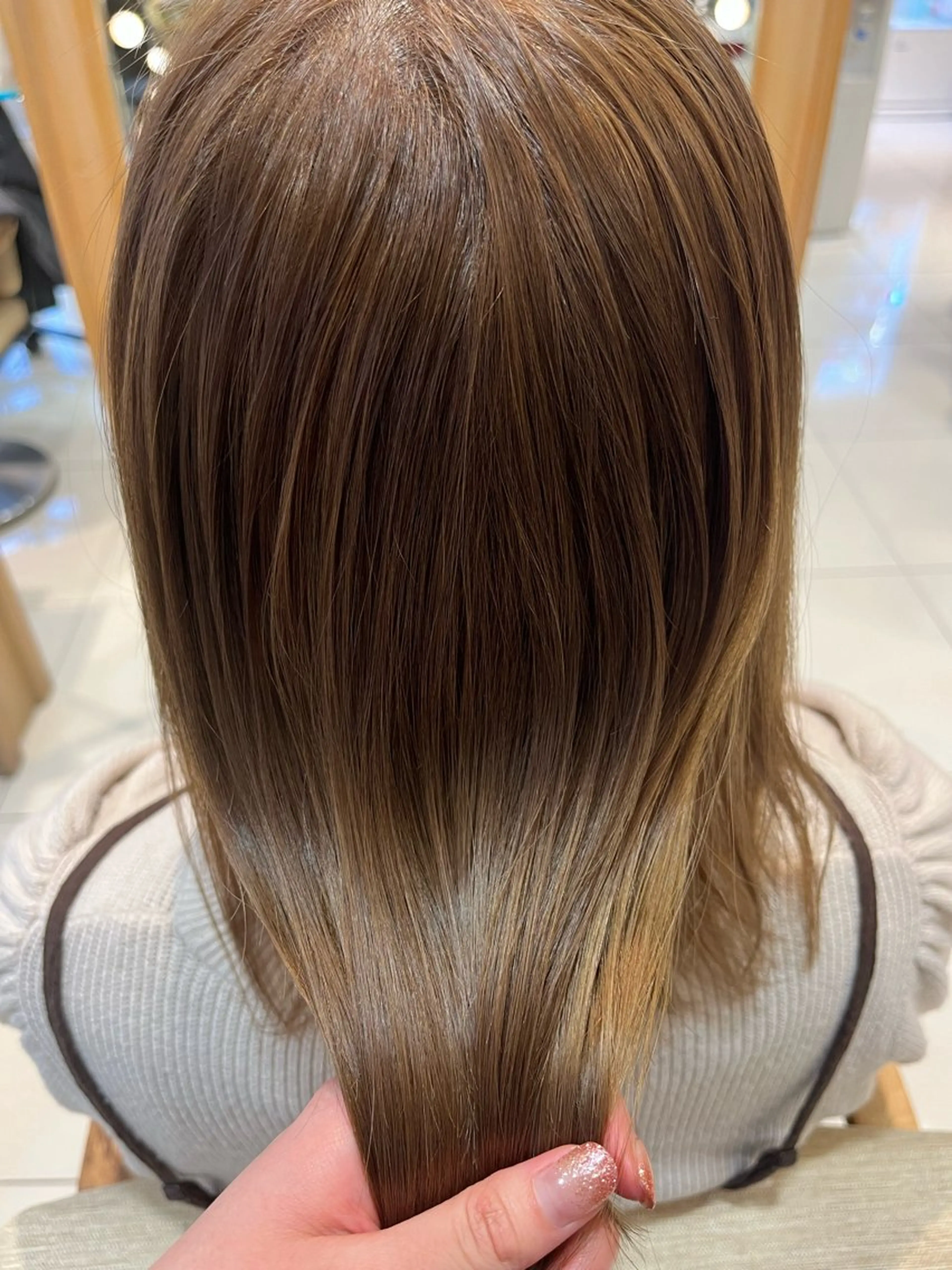 ミディアム カラー ベージュカラー ブリーチ 透明感カラー なつな/ 透明感カラーのヘアスタイル