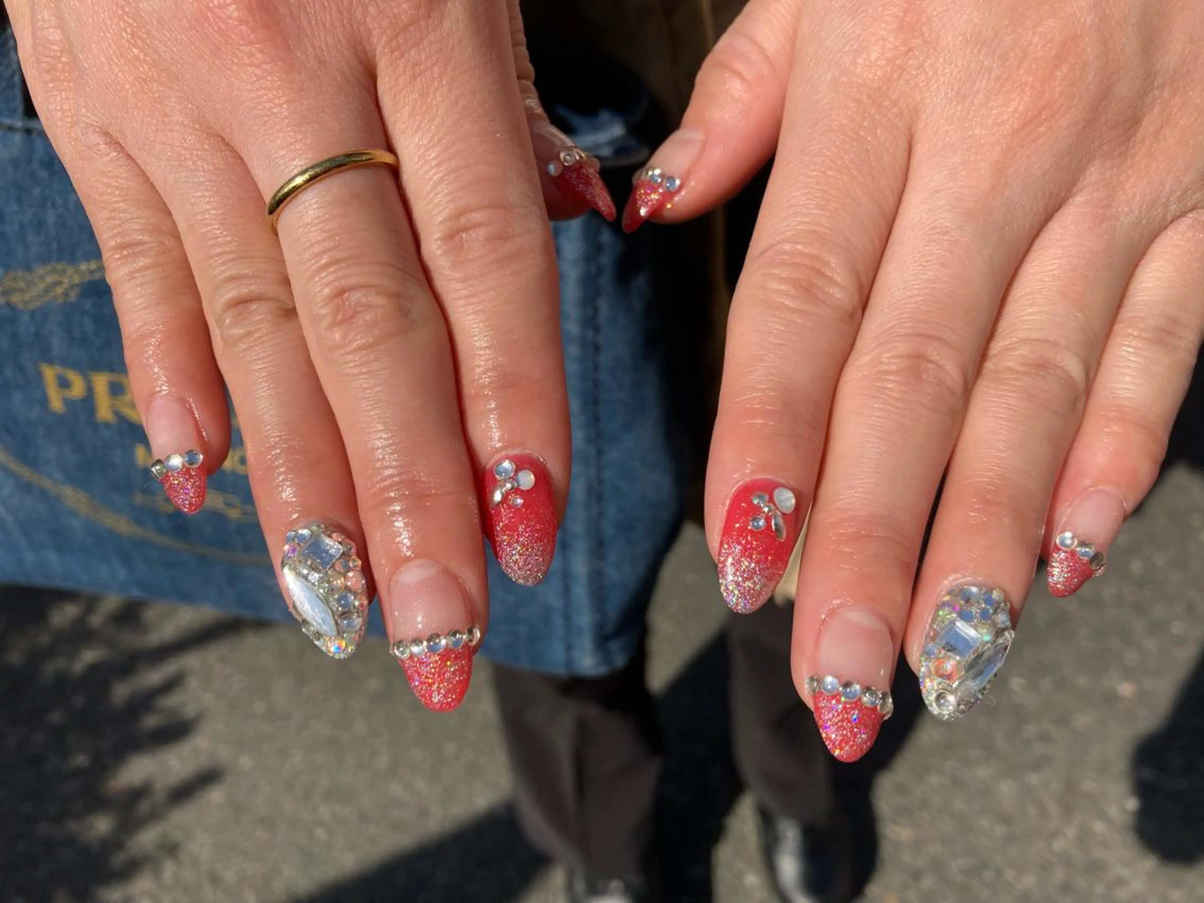 ミディアム ネイル ハンドネイル フットネイル ✴︎ Delightのネイルデザイン