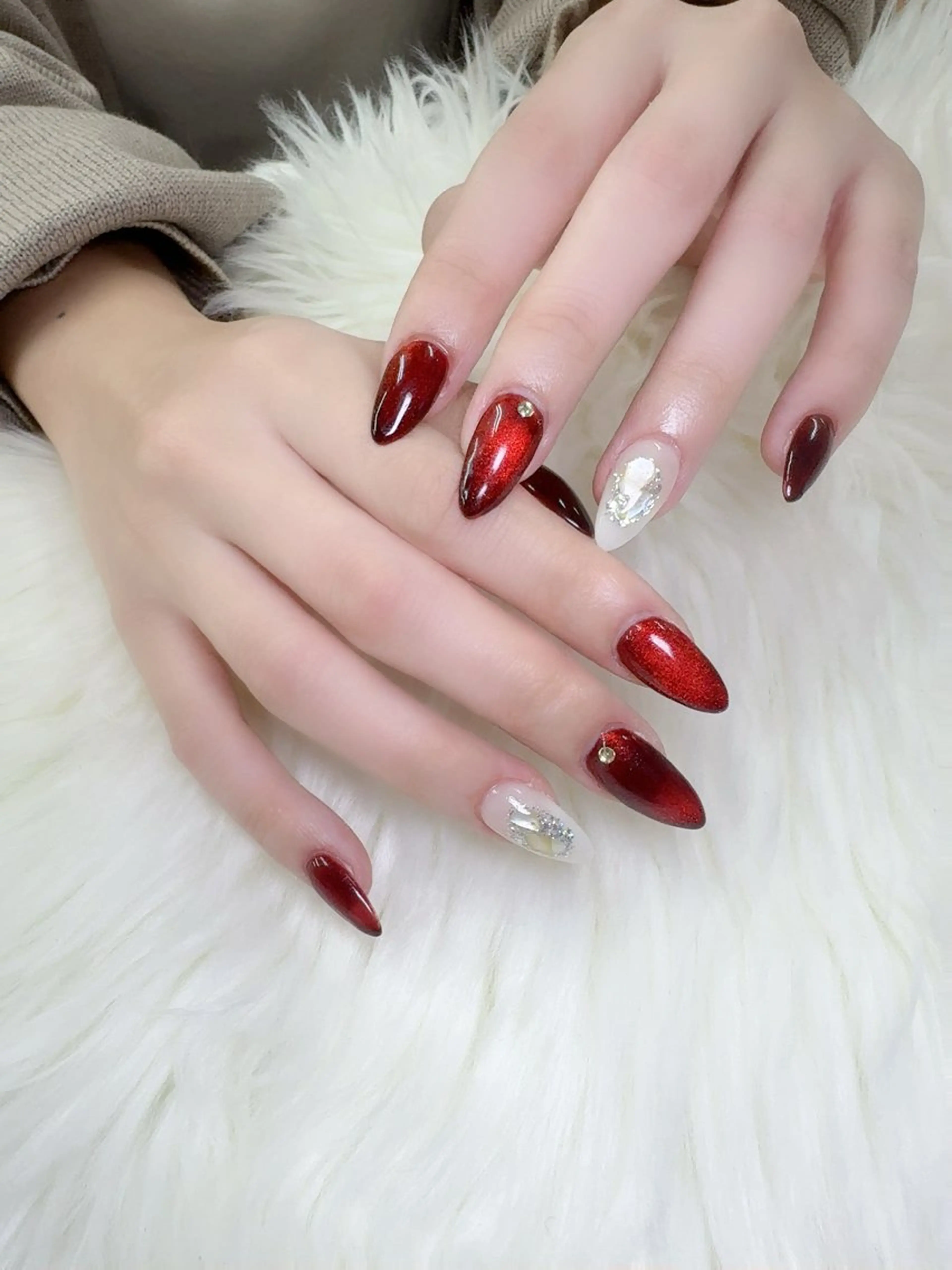 ネイル フレンチネイル グラデーション キラキラネイル 韓国ネイル マグネットネイル ハンドネイル Mlan Nailのネイルデザイン