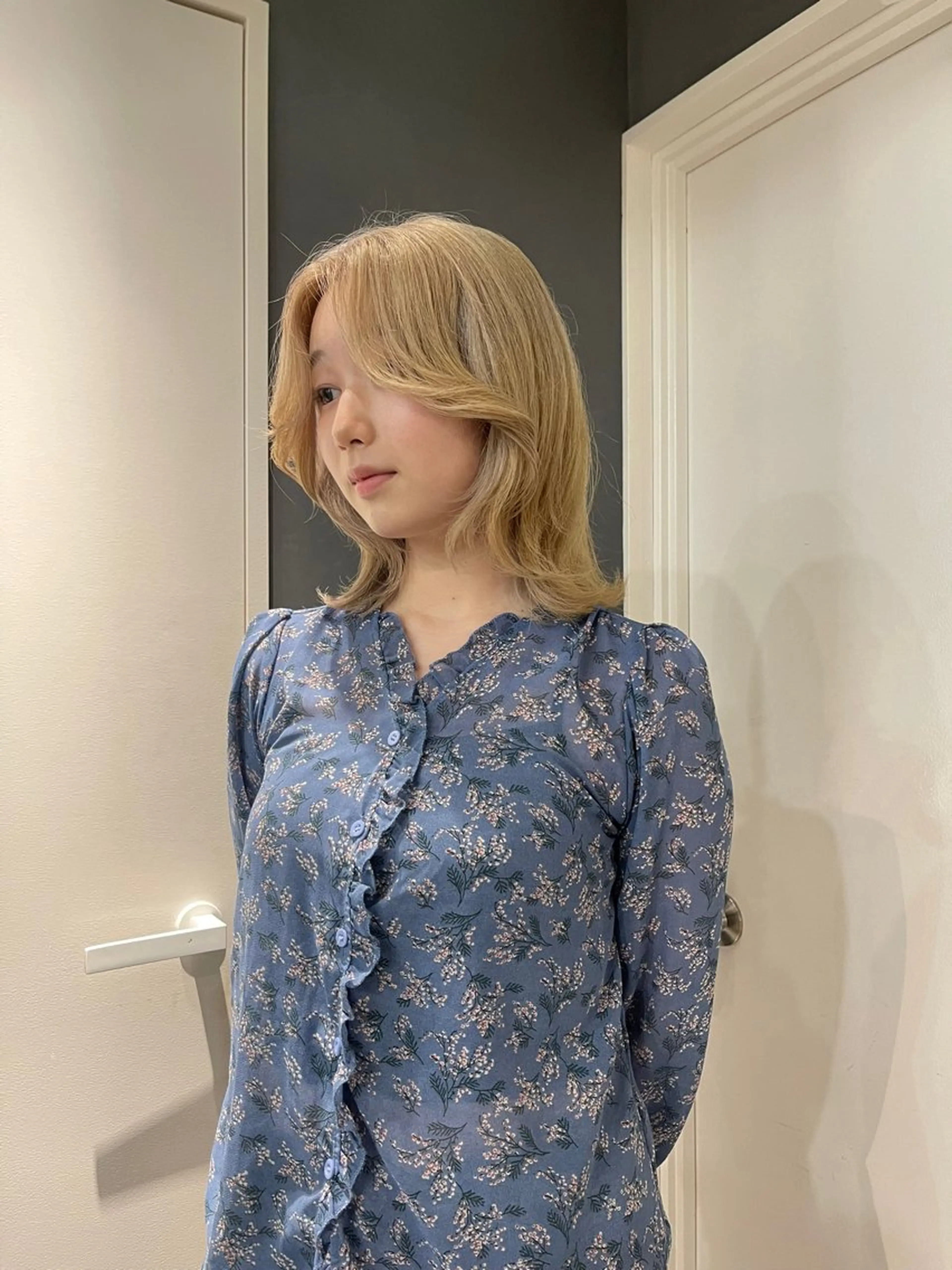 【minimo来店4回目以降】カット+ケアブリーチ+髪質改善カラー+カシミヤトリートメントの写真