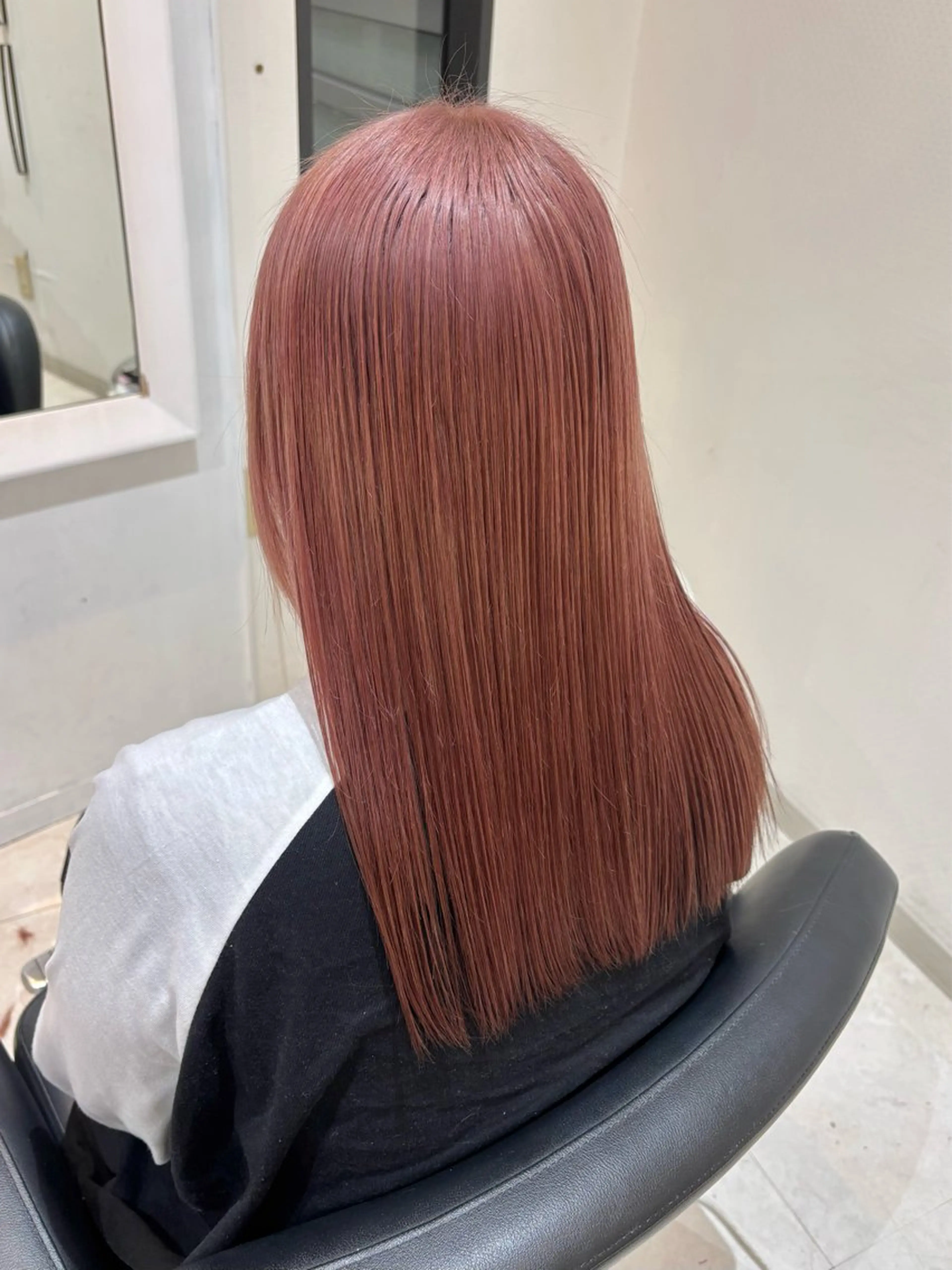 セミロング カラー ベージュカラー ピンクカラー ピンクベージュ カット ヘアカラー トリートメント くさかみさき🌼暖色 /耳つぼ/オタク🌼のヘアスタイル