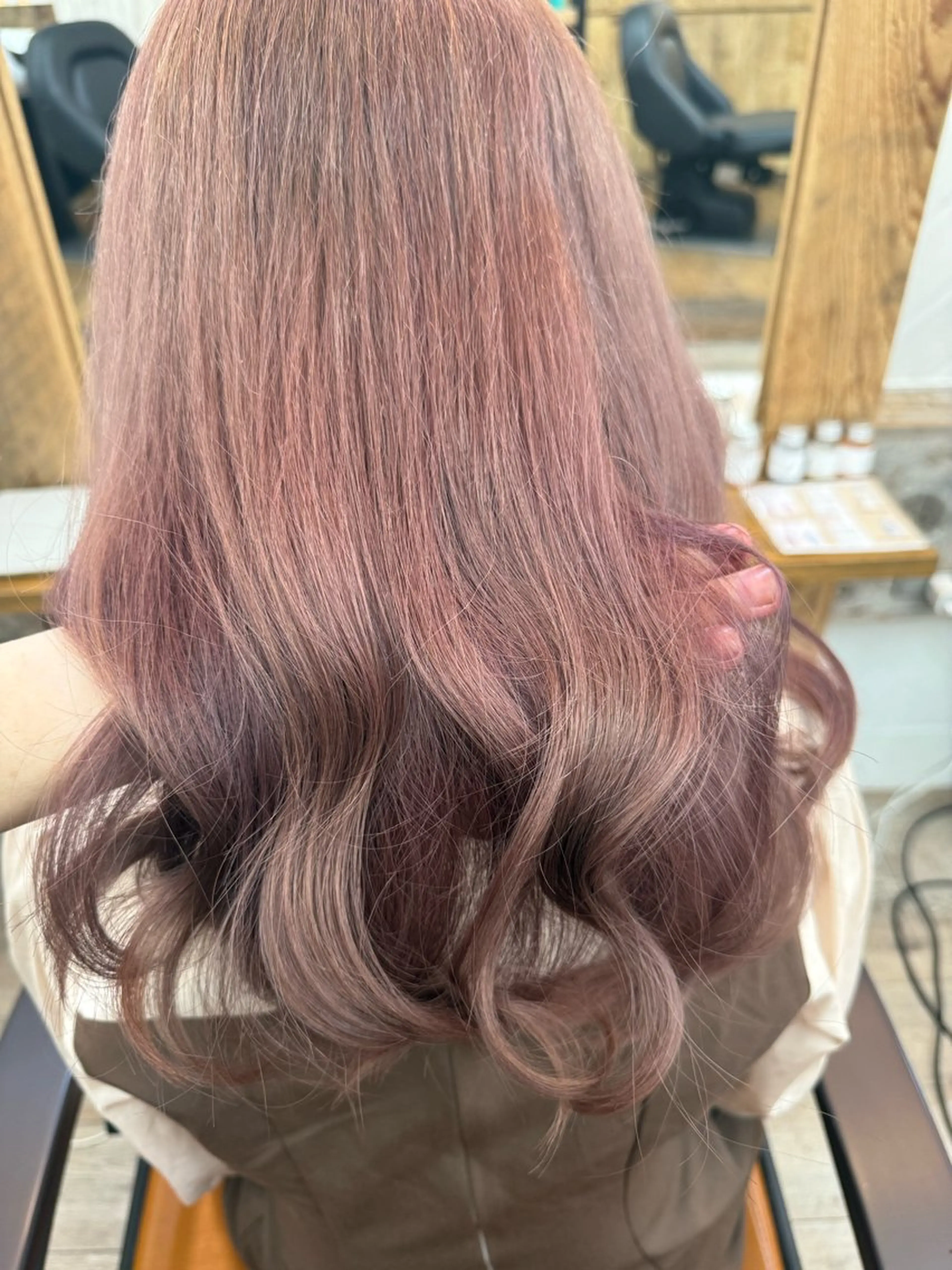 カラー WATARU/ 韓国風巻き髪のヘアスタイル