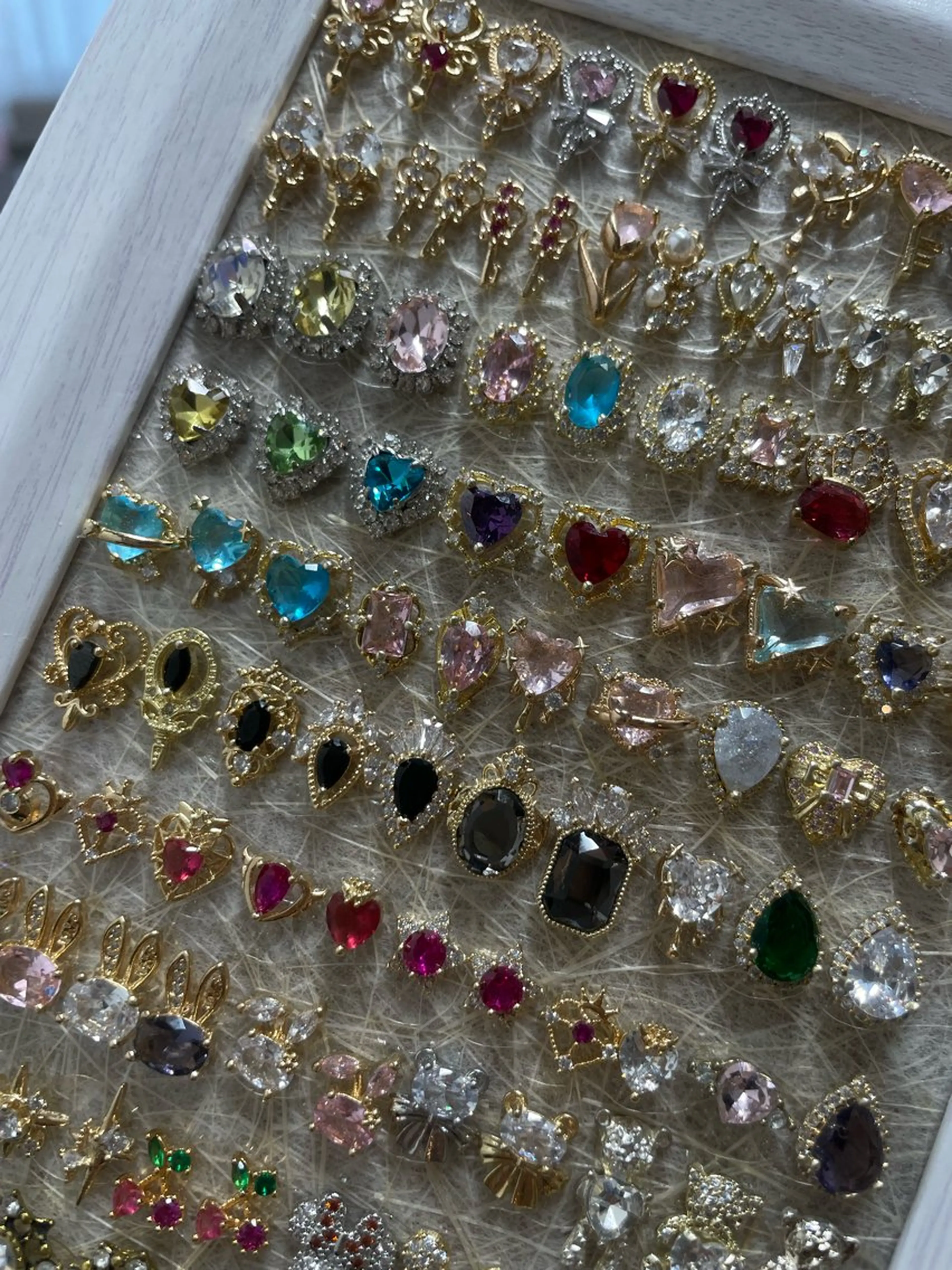 ネイル オーロラネイル 長さ出し フレンチネイル ジェルネイル ガラスフレンチ ハンドネイル Rela・S NAILのネイルデザイン