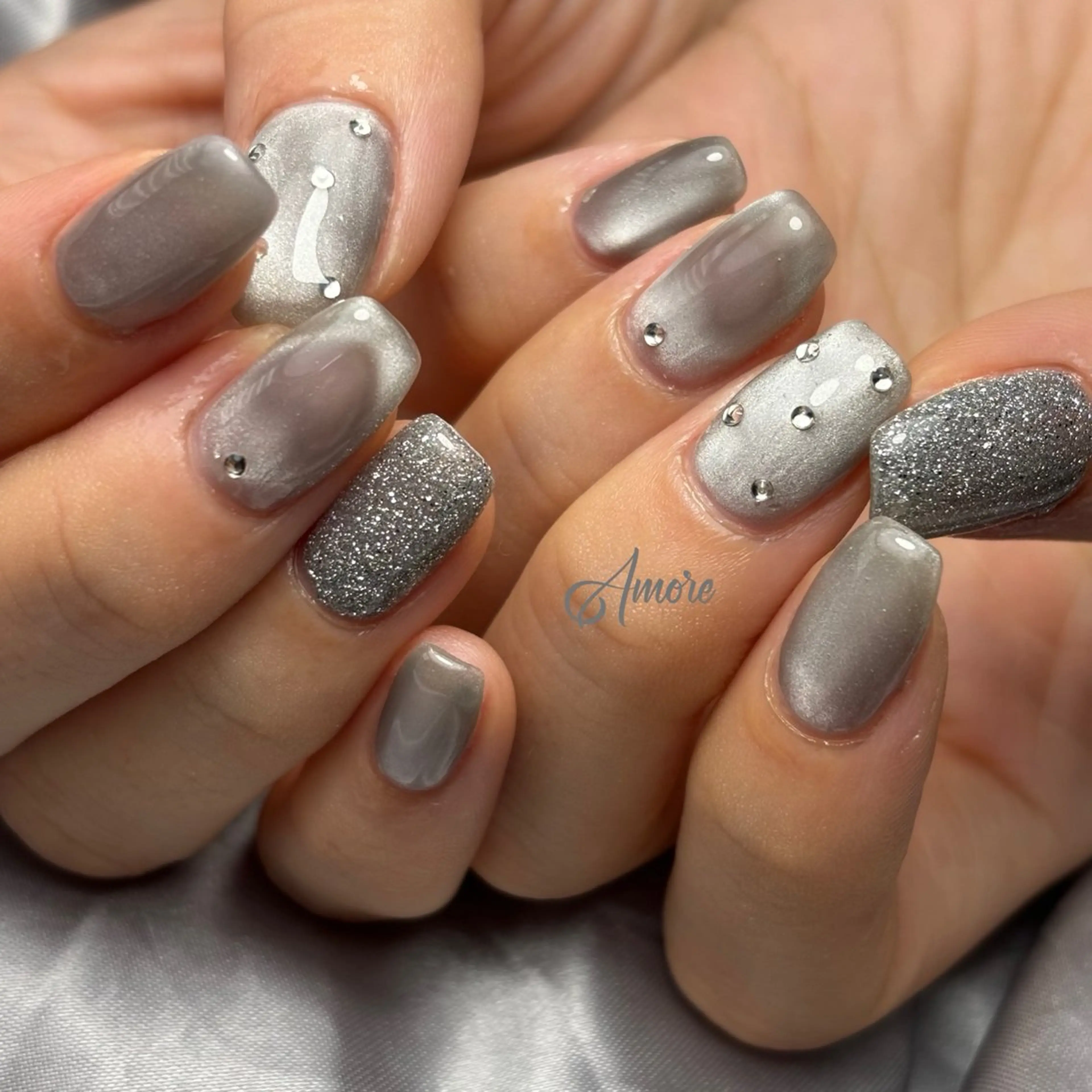 ネイル ジェルネイル キラキラネイル 韓国ネイル マグネットネイル パラジェル You kyehwaのネイルデザイン