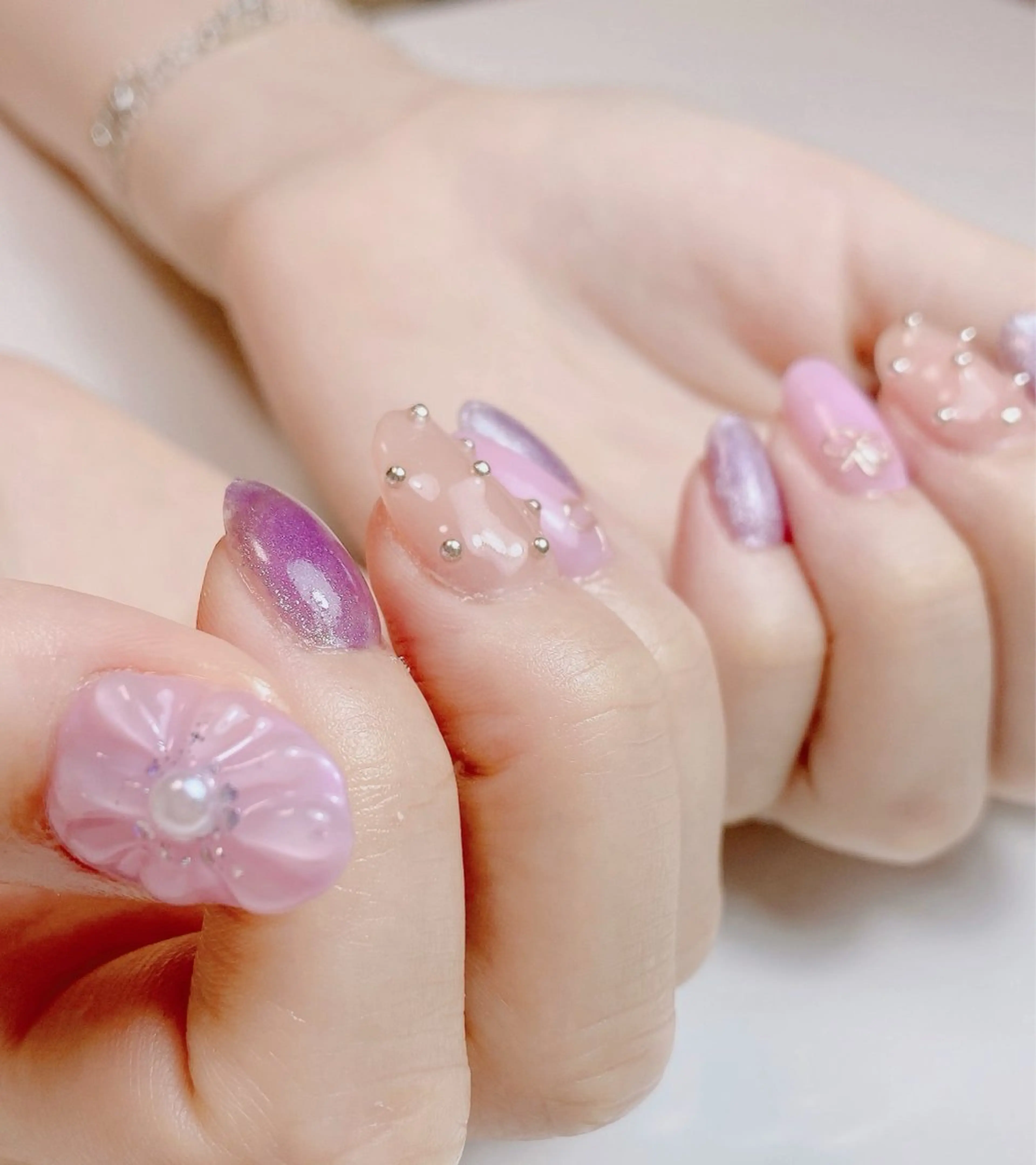 ネイル 長さ出し フラワーネイル ミラーネイル ニュアンスネイル ぷっくりネイル Nail Salon K 🧸美爪育成のネイルデザイン