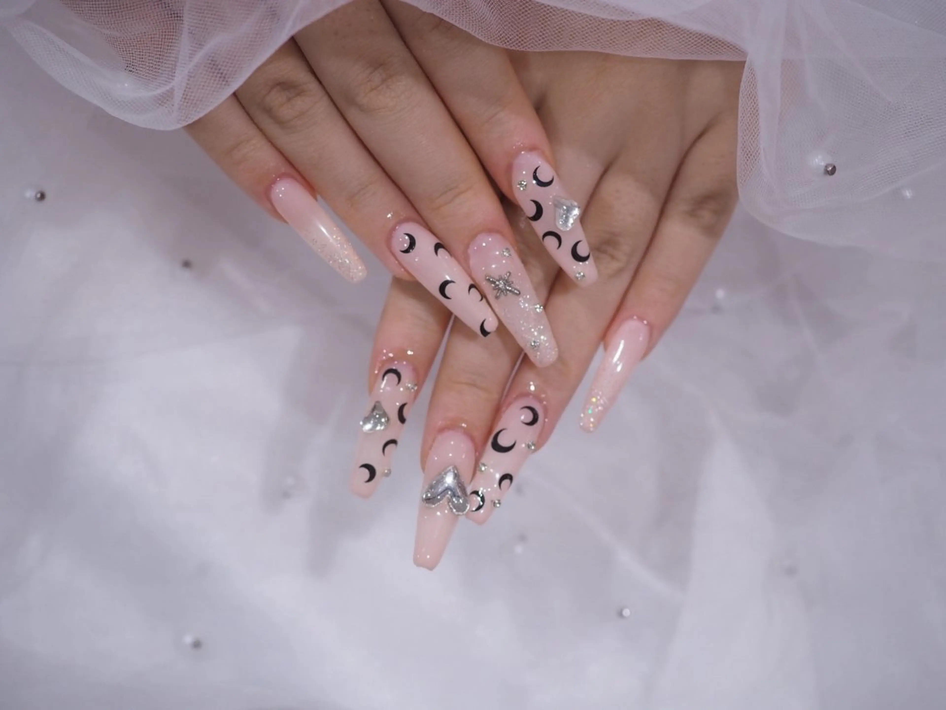 ネイル キラキラネイル ハンドネイル 森川 千裕のネイルデザイン