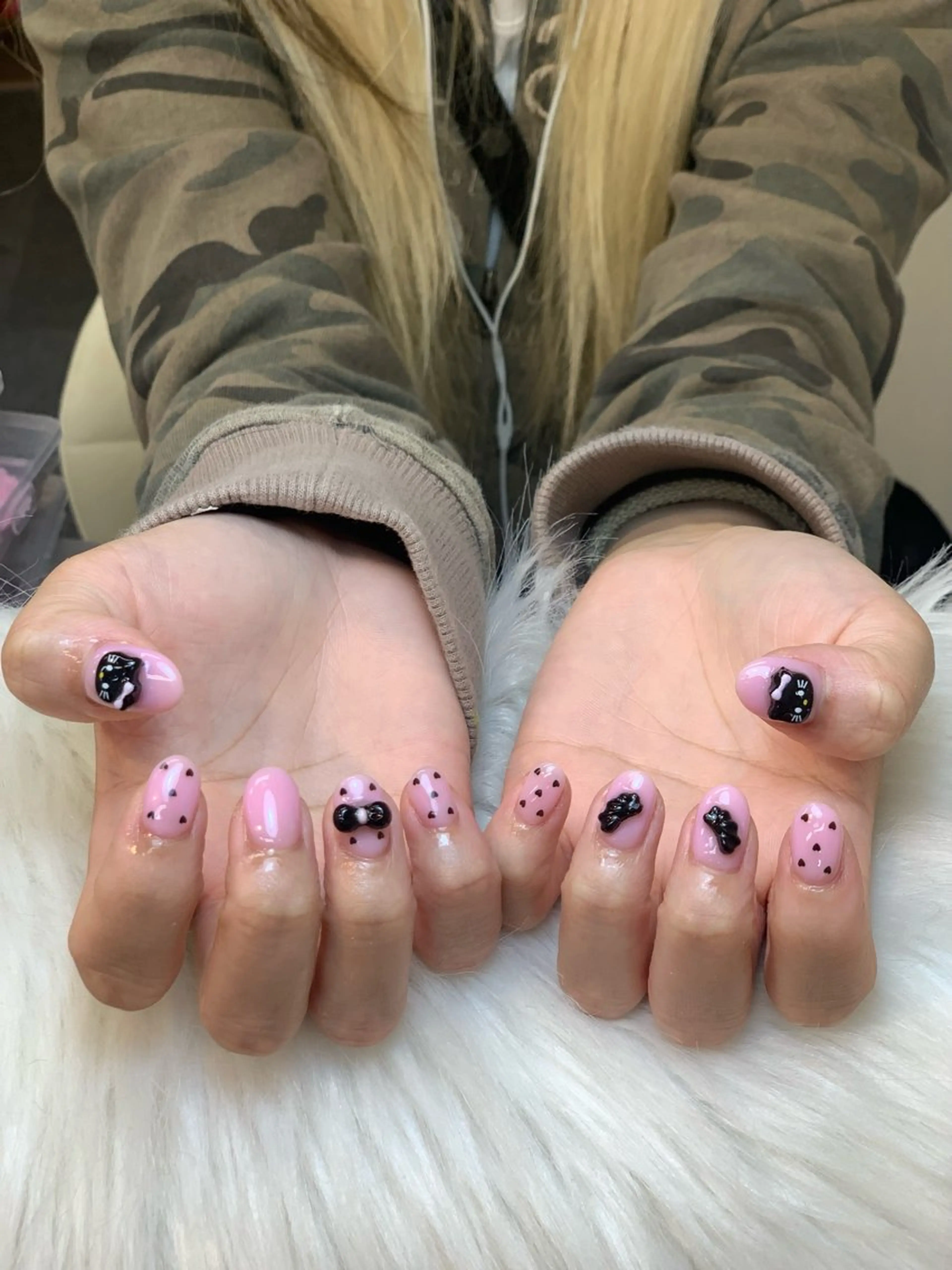 ネイル アートネイル 長さ出し ジェルネイル マグネットネイル ニュアンスネイル ハンドネイル Cloudy Chan 歌舞伎町のネイルデザイン