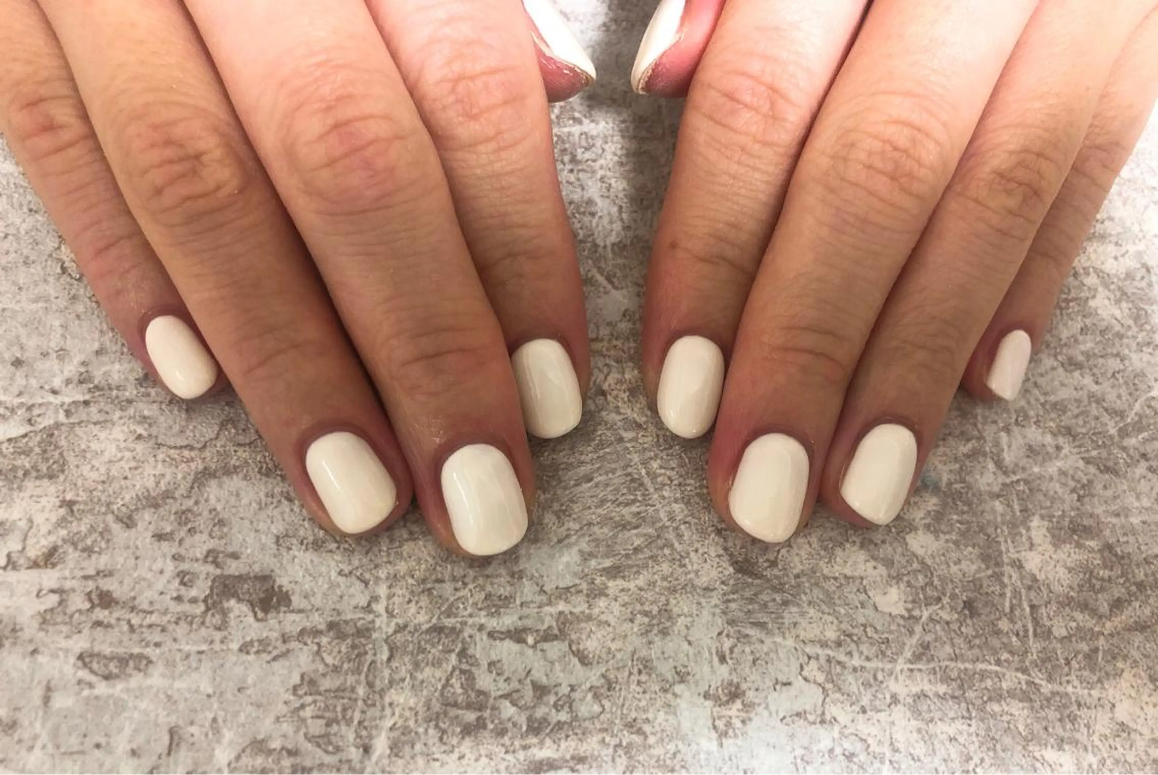 ネイル ワンカラーネイル ホワイト ハンドネイル Mogu nail 二子玉川のネイルデザイン