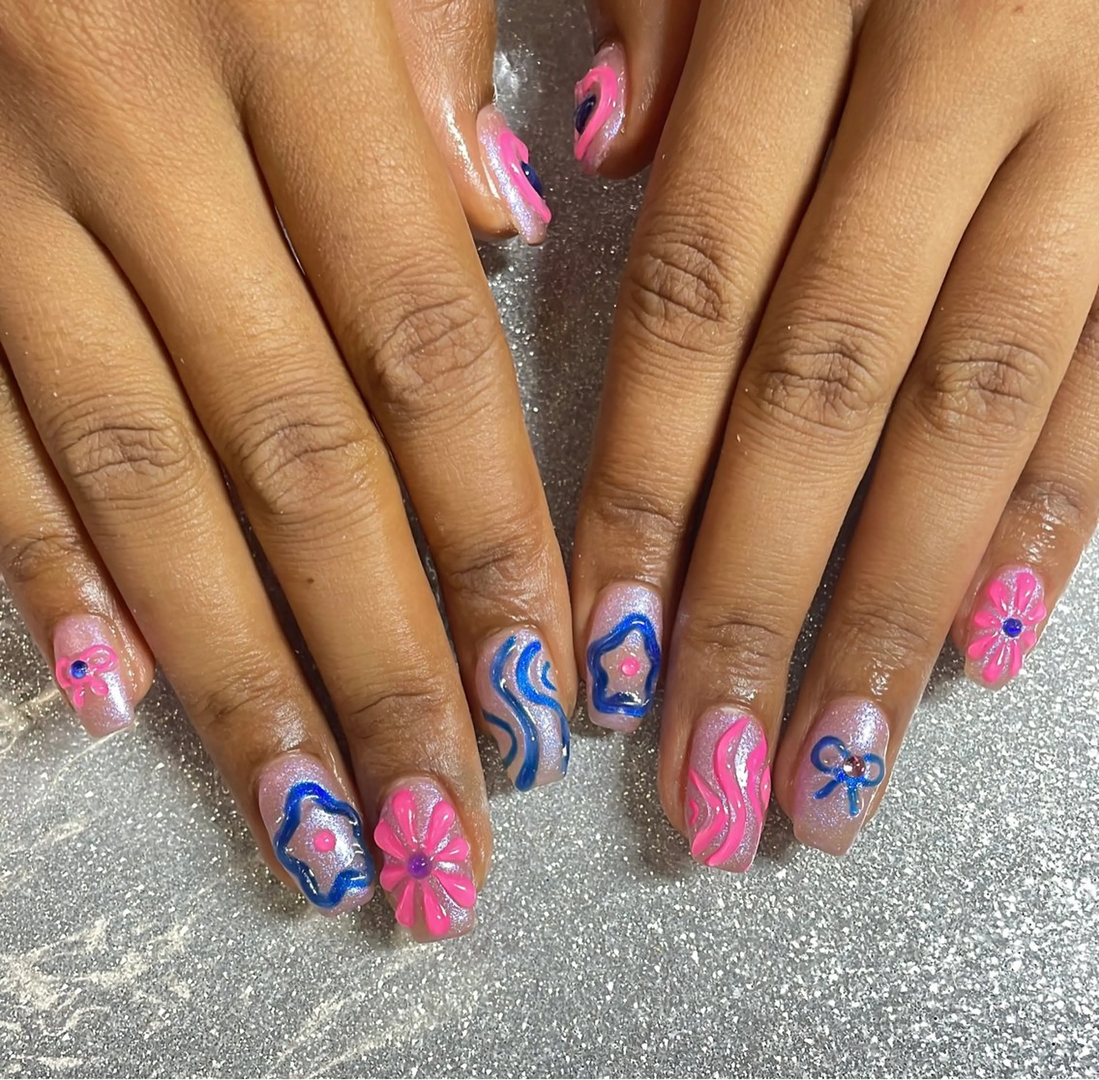 ネイル ハンドネイル VIERU 🌈🎀💖のネイルデザイン