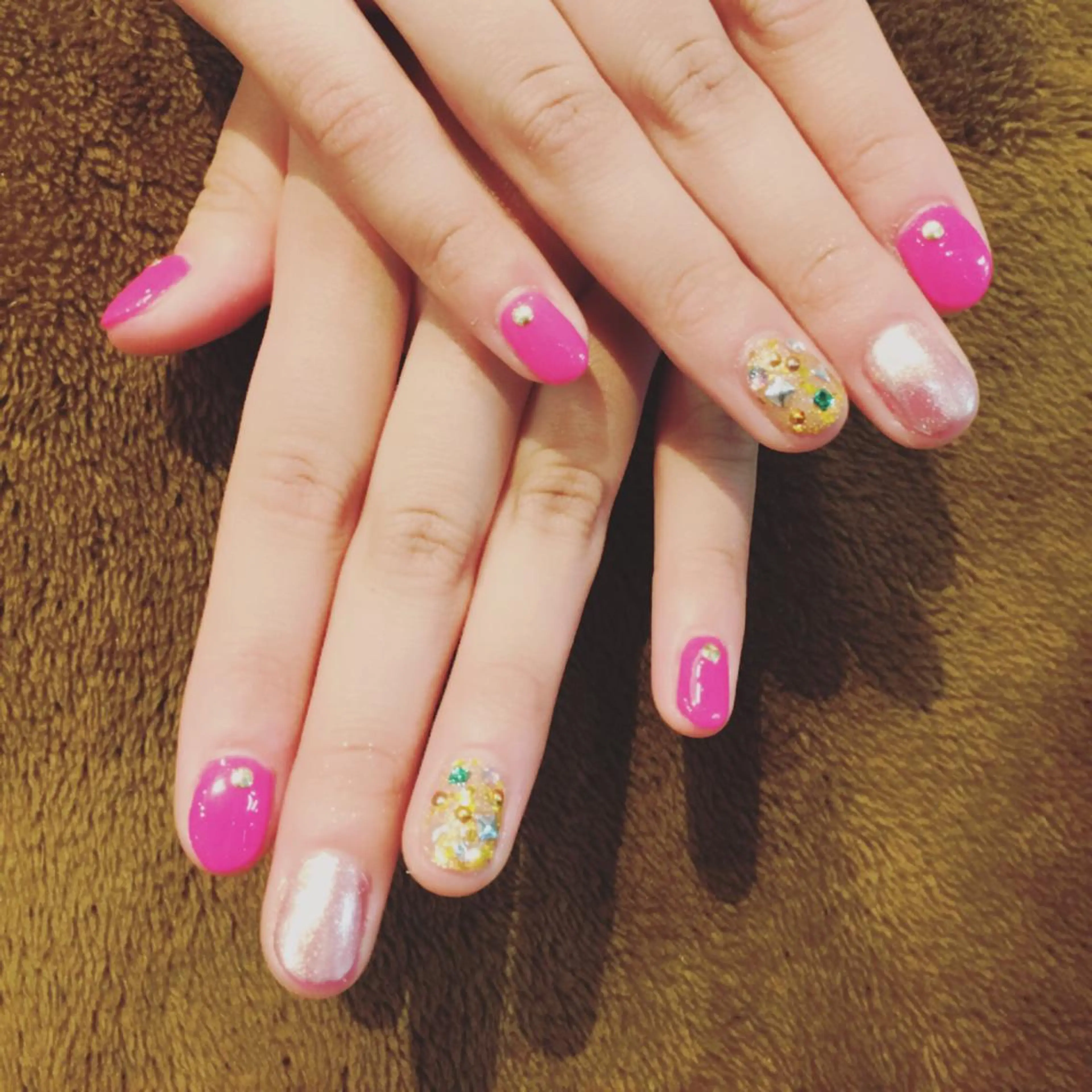 ネイル ミラーネイル ワンカラーネイル ストーンネイル 🐰 坂本 麗 🐰の眉毛・アイブロウイメージ