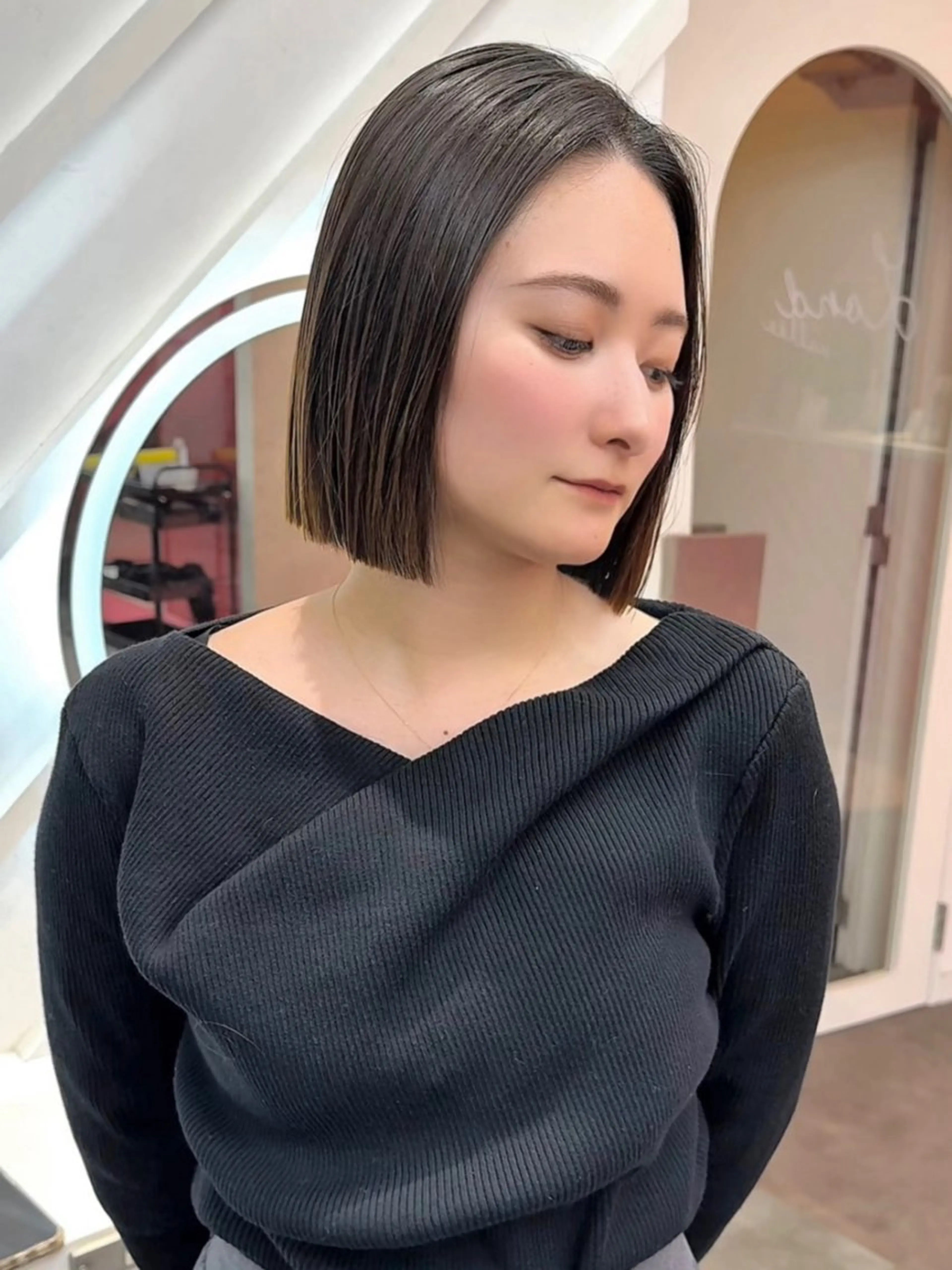 ショート カラー カット ヘアカラー トリートメント 莉乃/縮毛矯正/髪質 改善/艶カラーのヘアスタイル