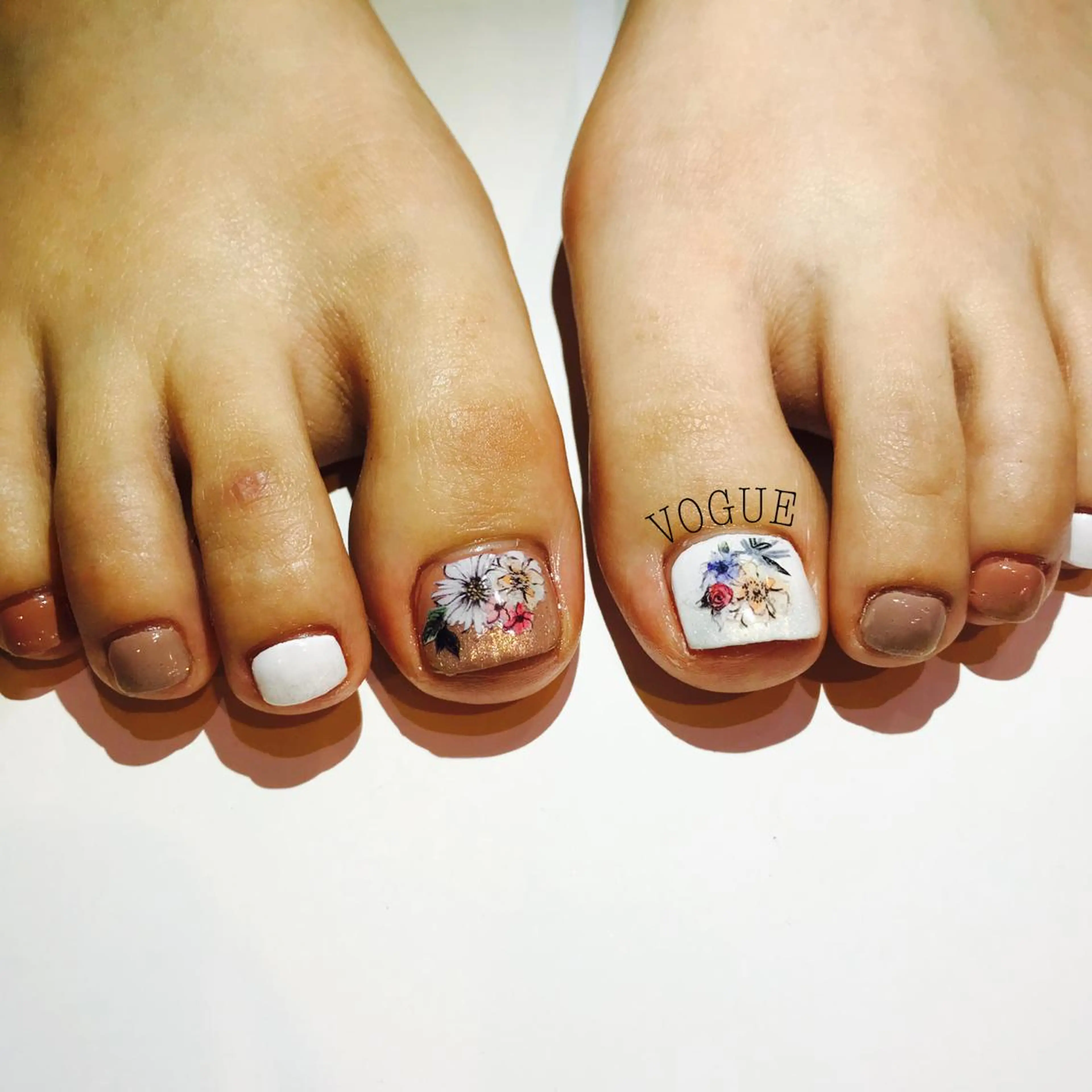 ネイル VOGUE ×SWANのネイルデザイン