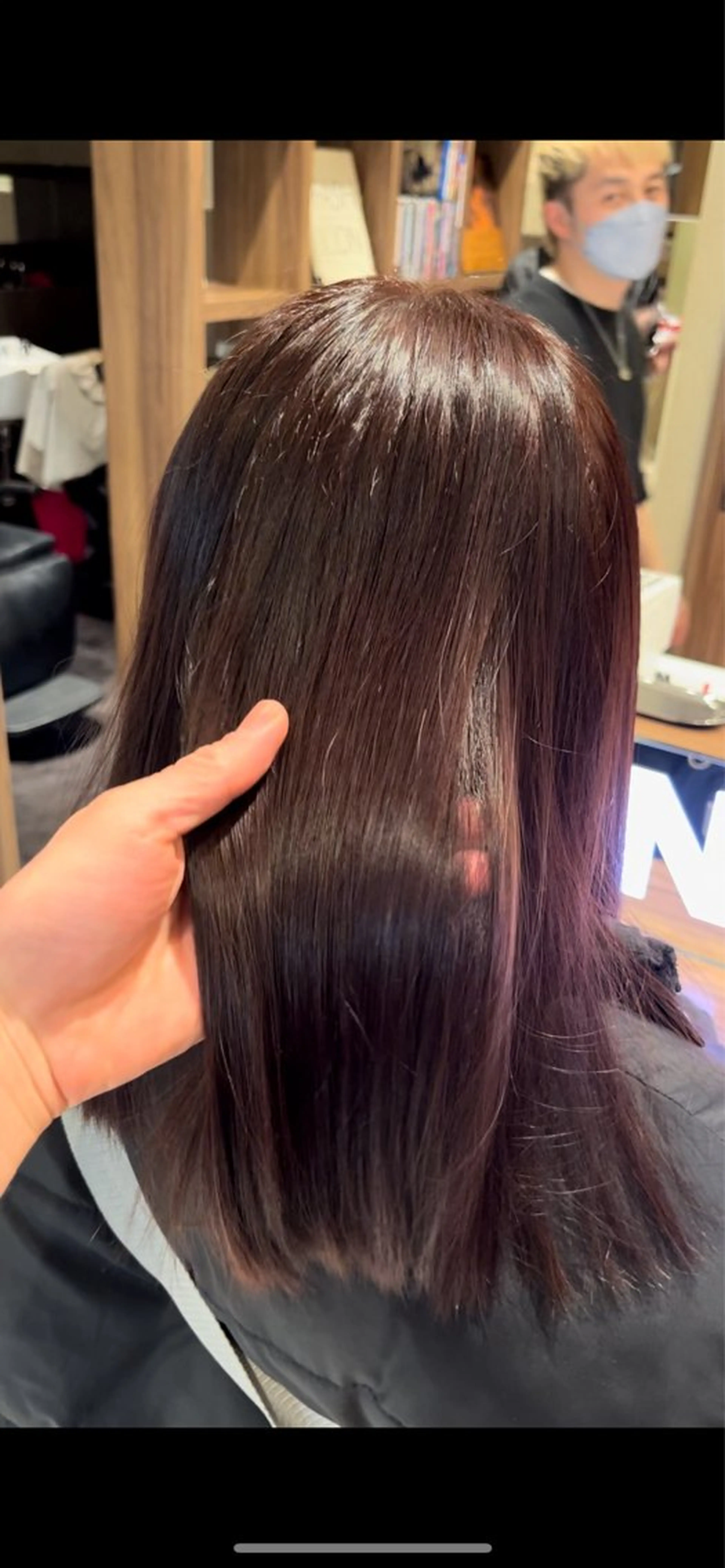 セミロング カラー ブリーチ カシス ブリーチなしカラー ピンクカラー ヘアカラー dogstar小林諒 レイヤー/パーマのヘアスタイル