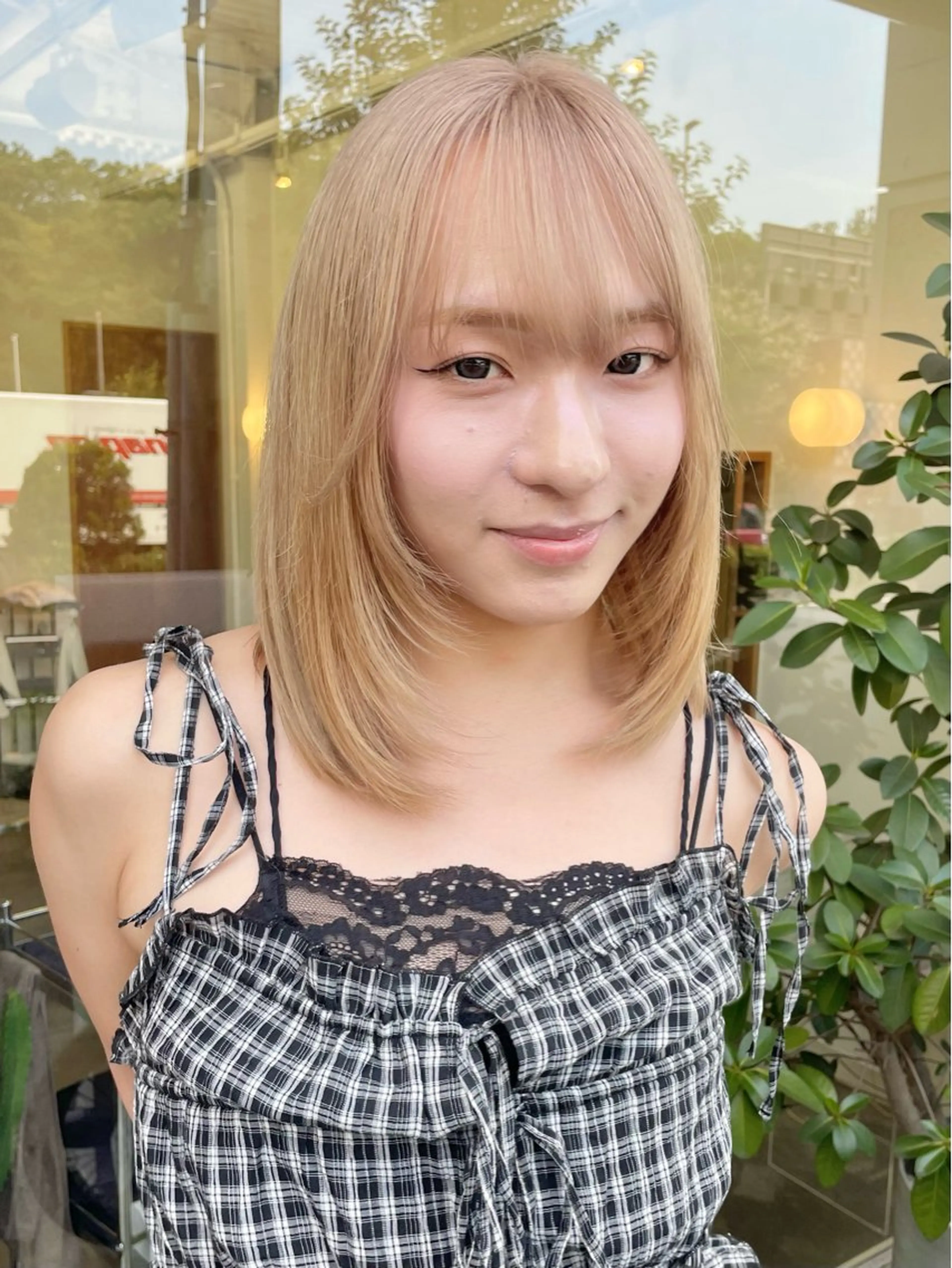 ミディアム 顔まわりレイヤー レイヤーカット カット ヘアカラー トリートメント yukii しまむら のぞみのヘアスタイル