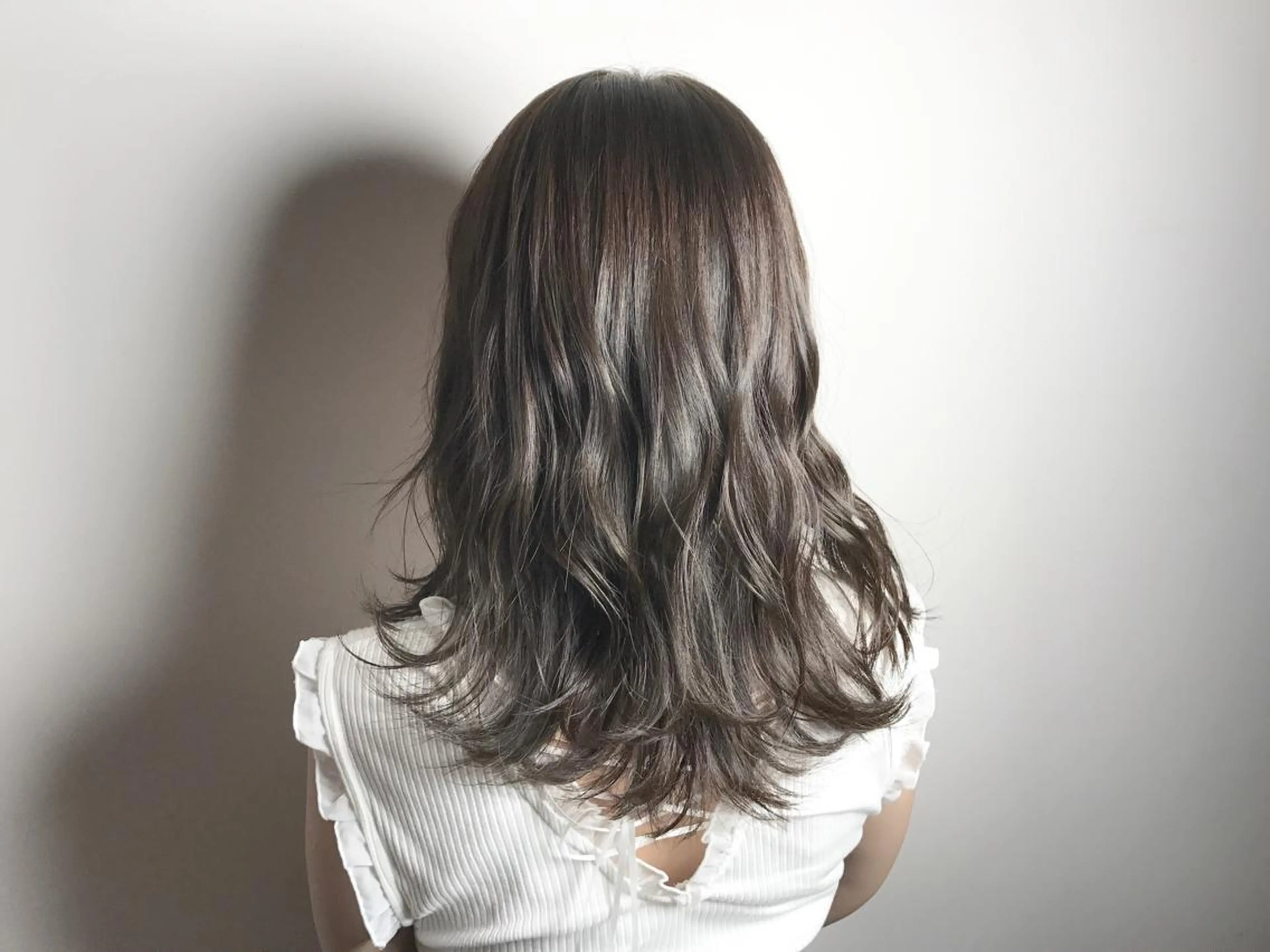 セミロング カラー ショート/レイヤー なら石井知希のヘアスタイル