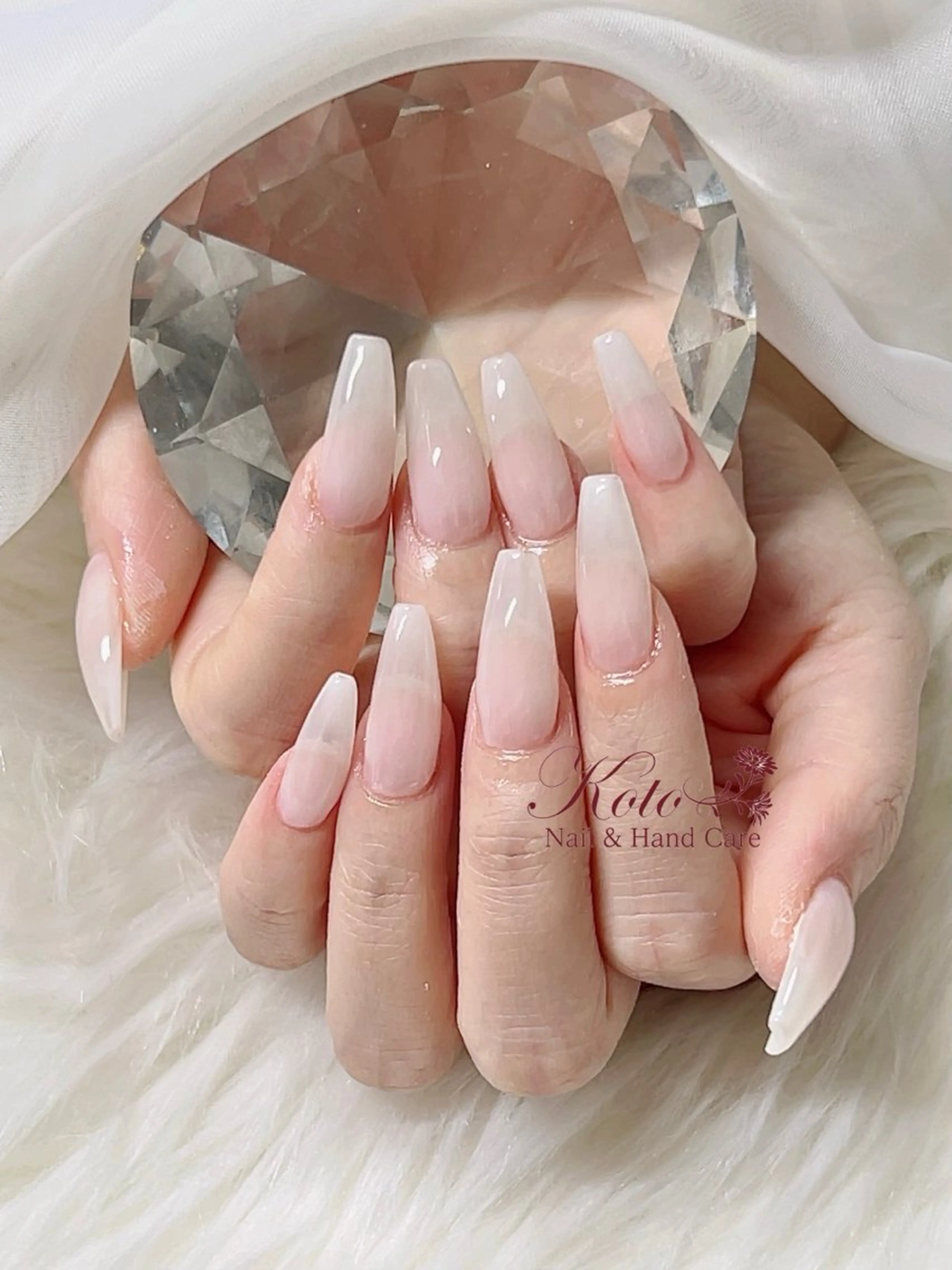 ネイル 長さ出し ジェルネイル 持ち込み ニュアンスネイル 赤色 ハンドネイル Nail Salon KOTOのネイルデザイン