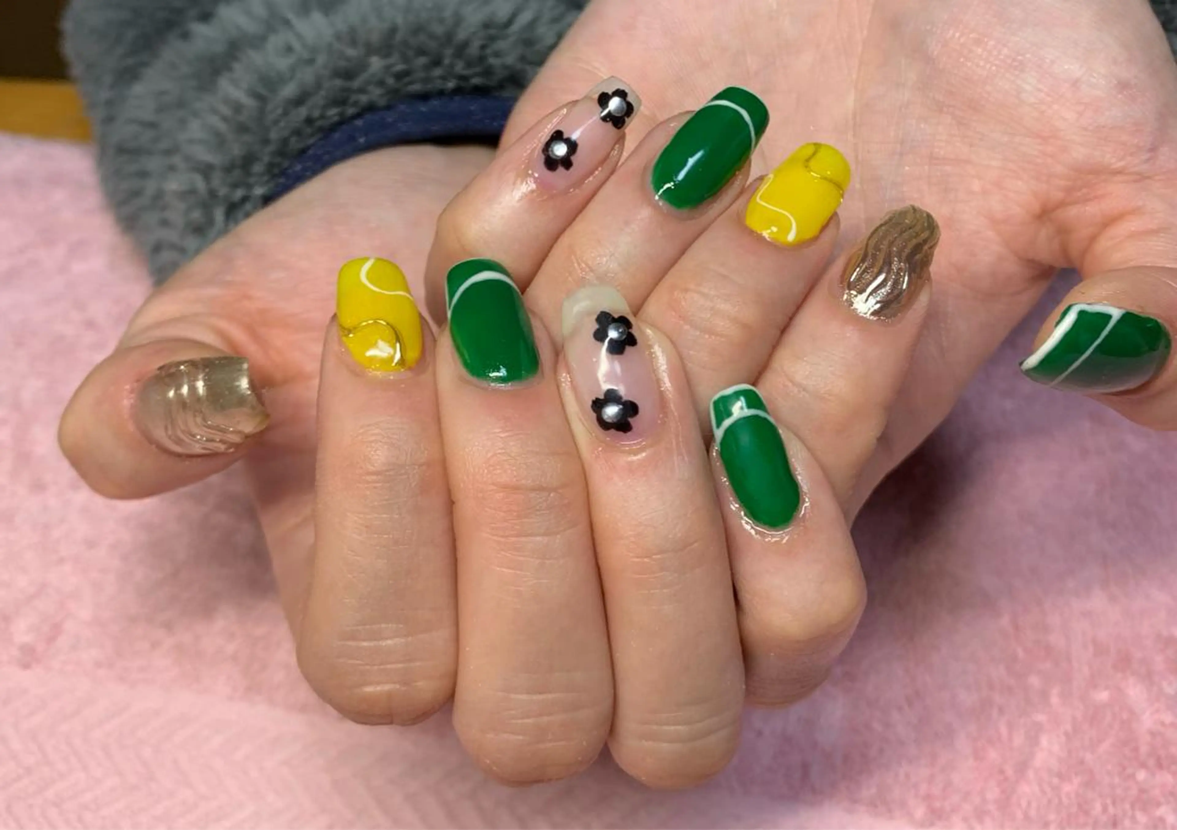 ネイル 持ち込み 池崎 美穂のネイルデザイン