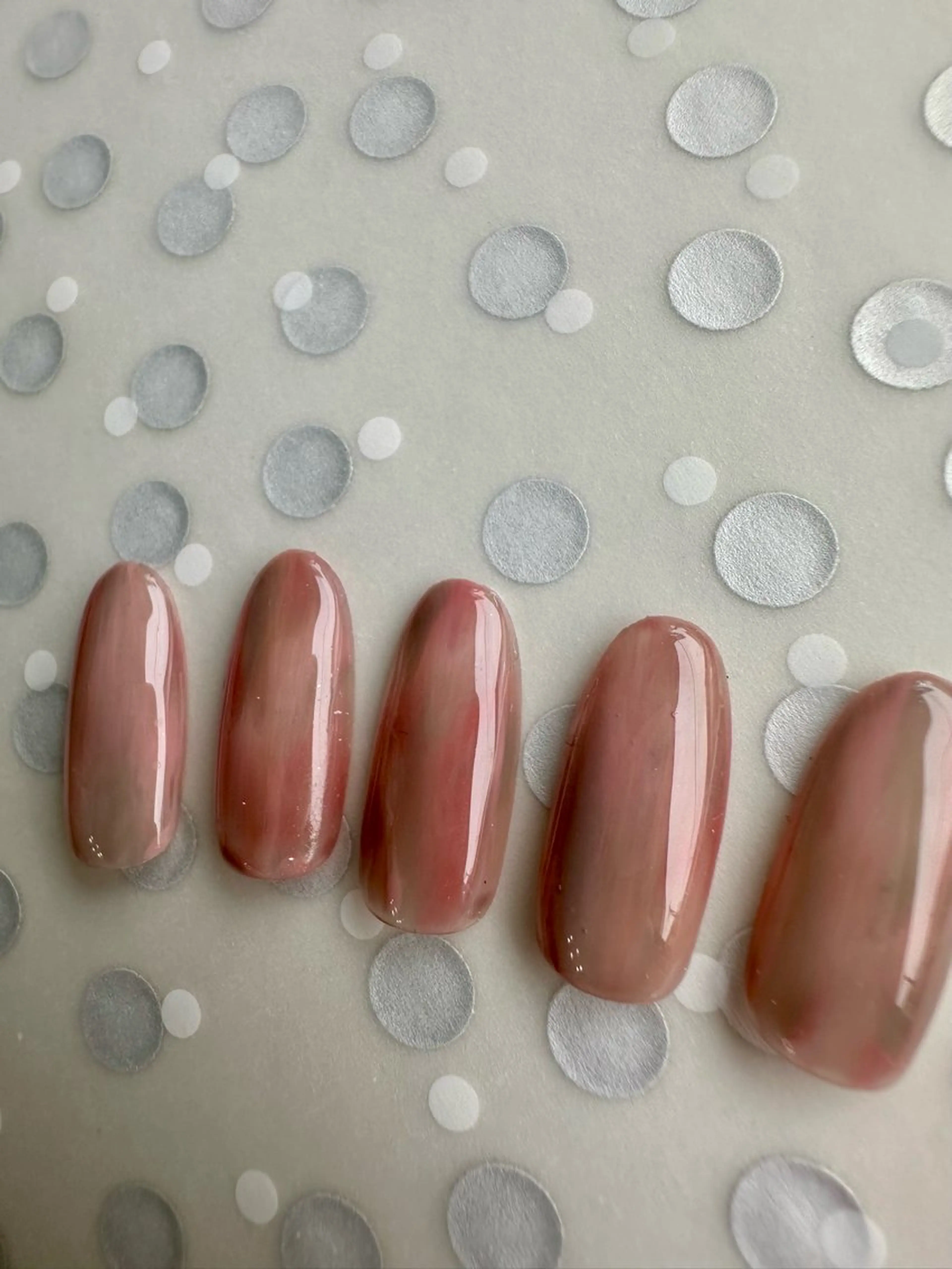 ネイル グリーン オフィスネイル ピンク Re :eight Nail所属・NISHIOKA FUKUMIのネイルデザイン