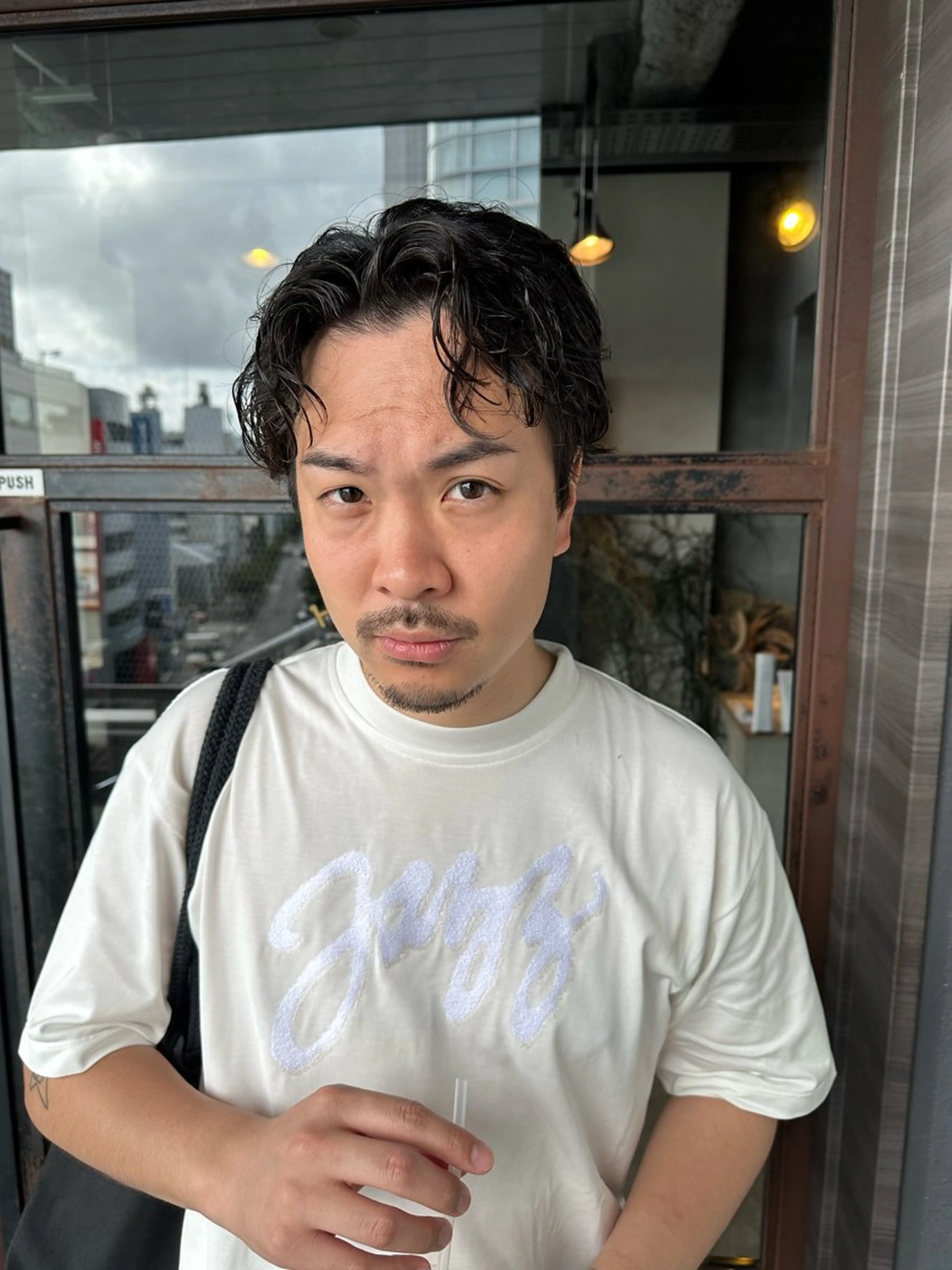 パーマ メンズ センターパート カット パーマ SALOWIN栄3丁目店所属・俵 知広のヘアスタイル