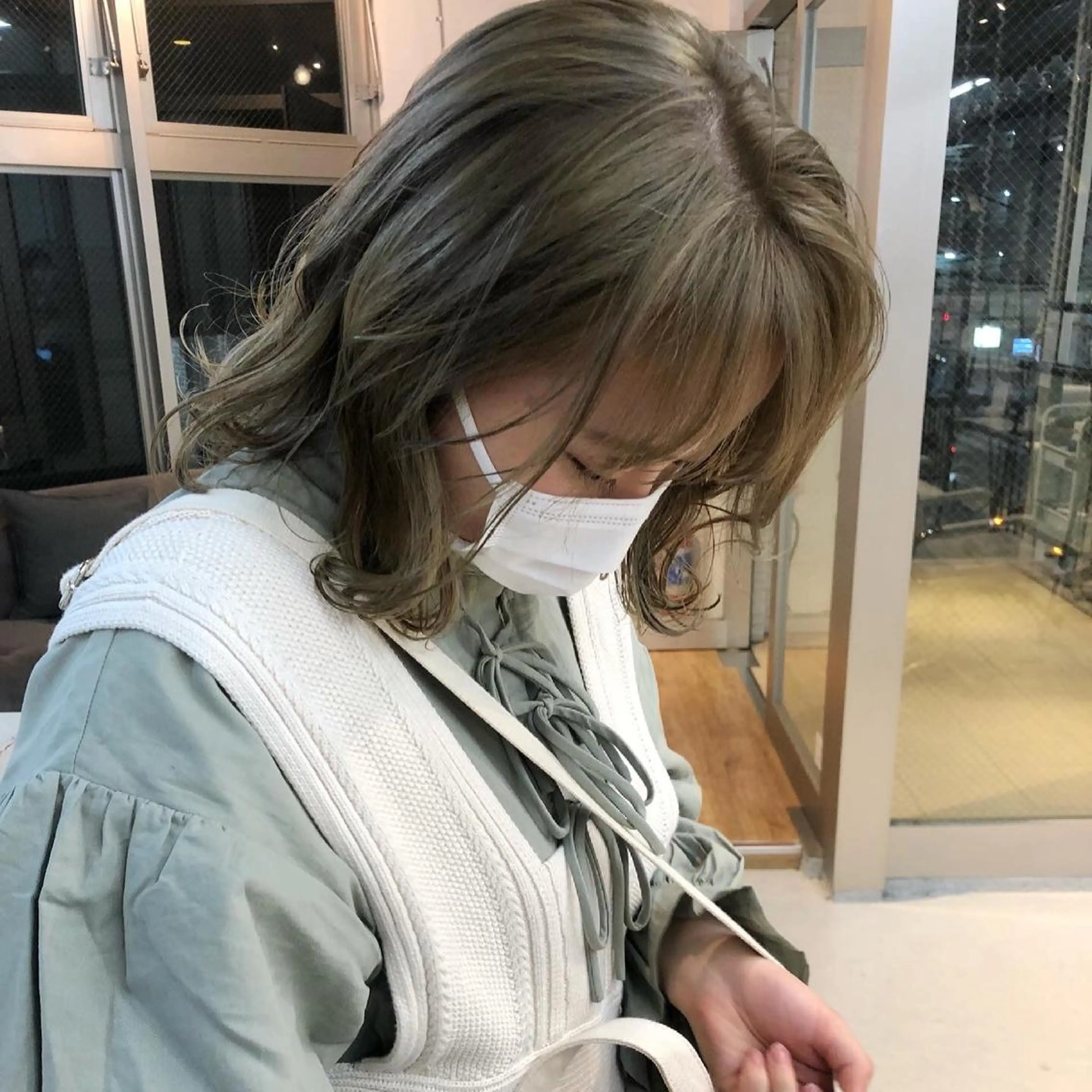 ミディアム カラー アッシュ ベージュカラー 古屋 花織のヘアスタイル