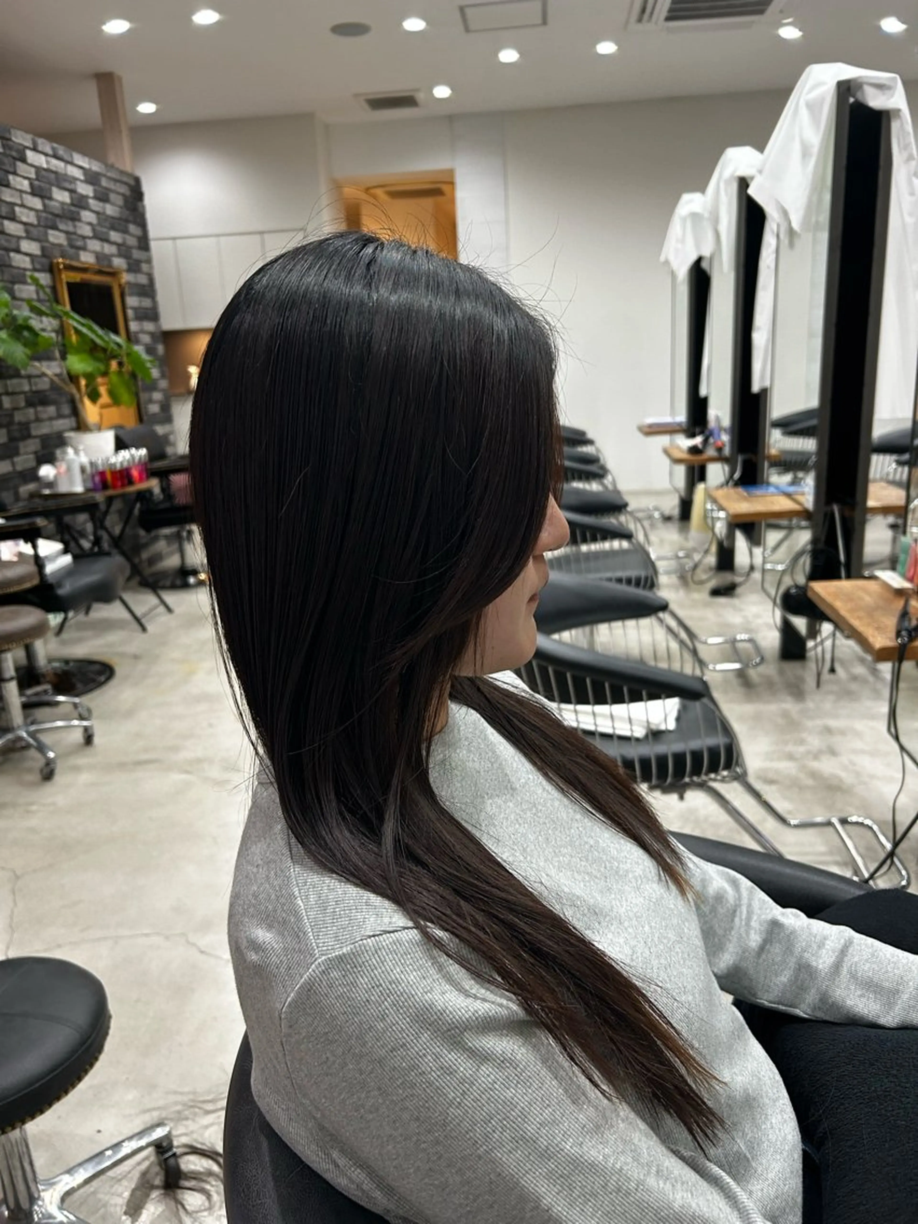 ロング 顔周りカット カット ヴァンキャトル 山口裕真のヘアスタイル