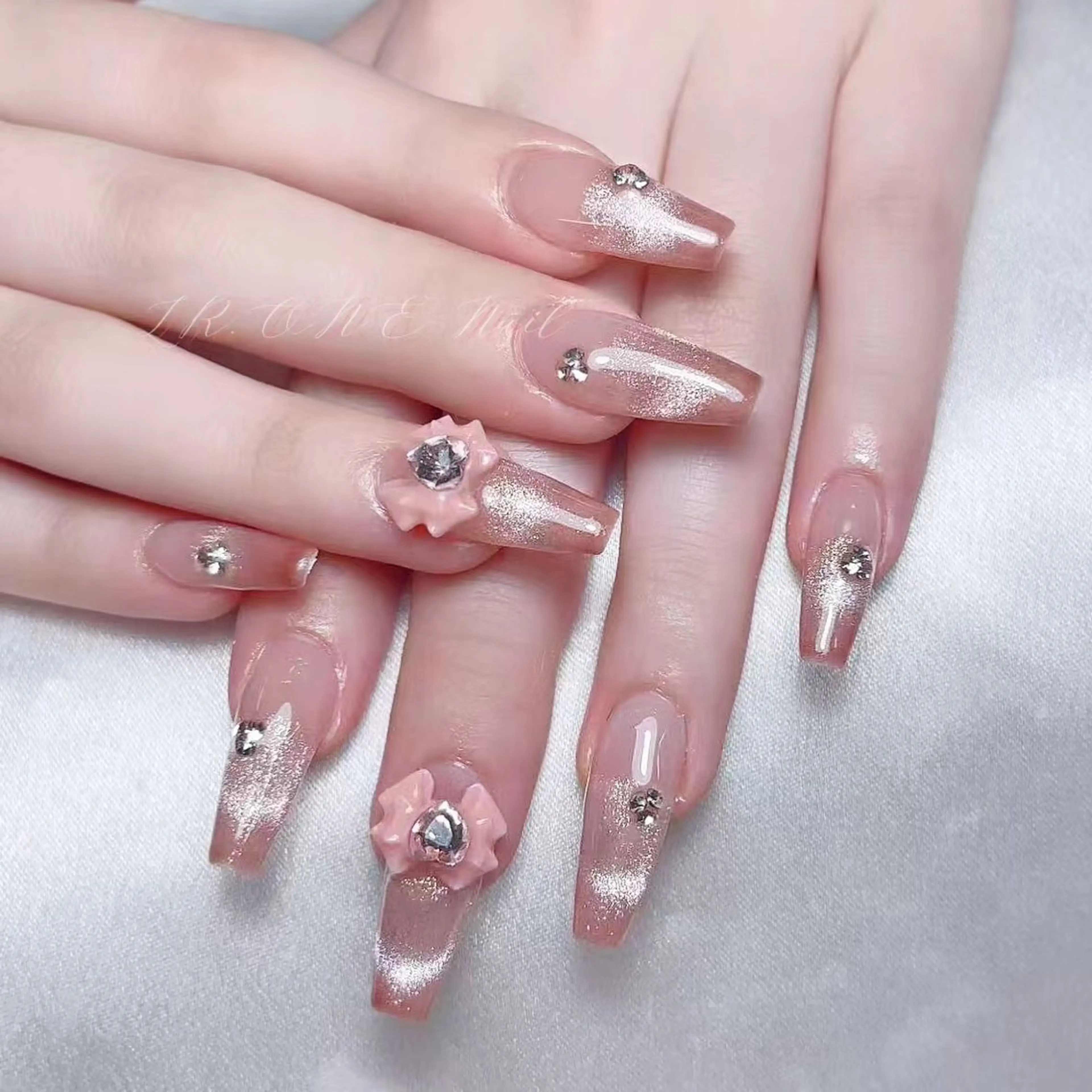 ネイル ハンドネイル LR.ONE ヨウのネイルデザイン