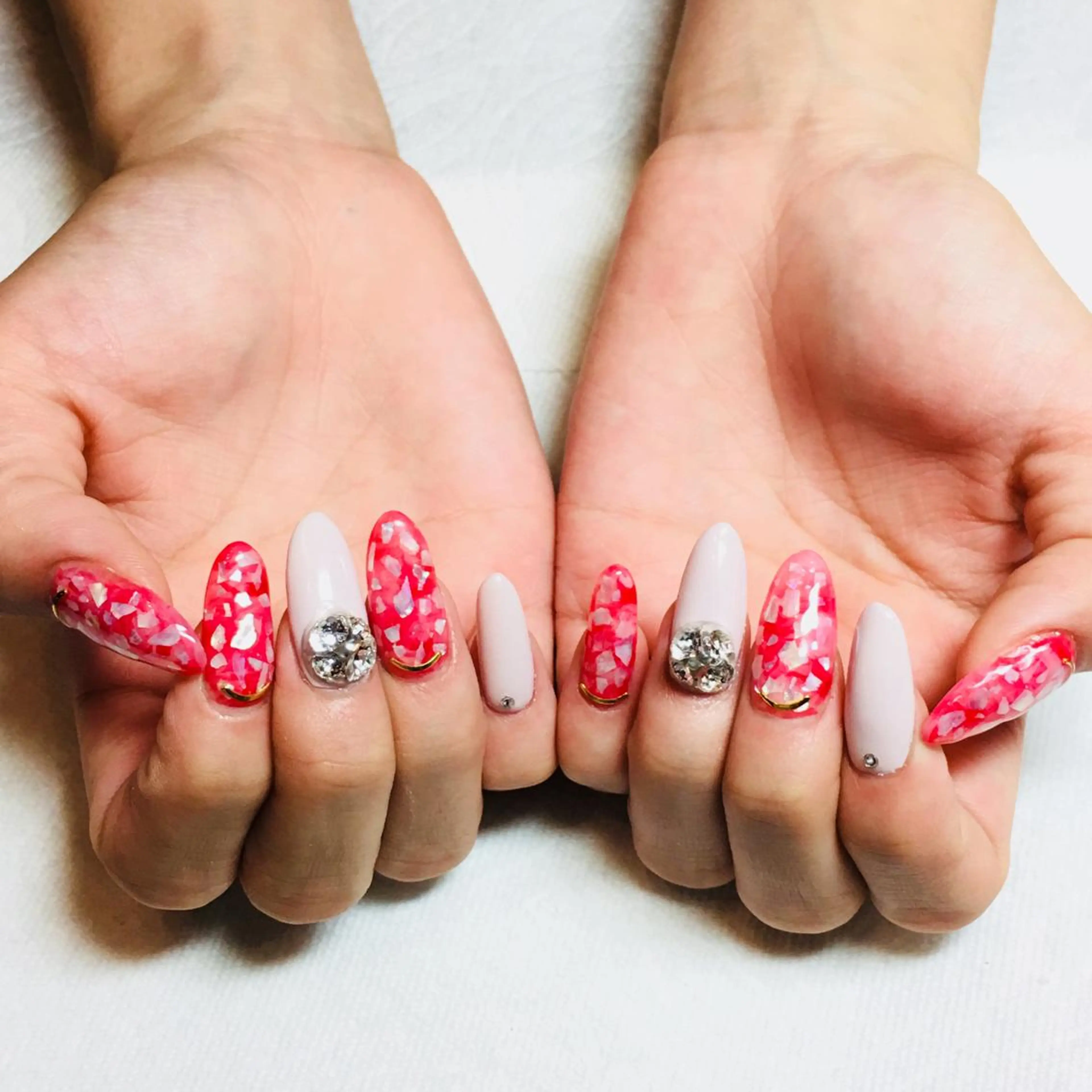 ネイル THECOLORS所属・近貞 莉奈のネイルデザイン