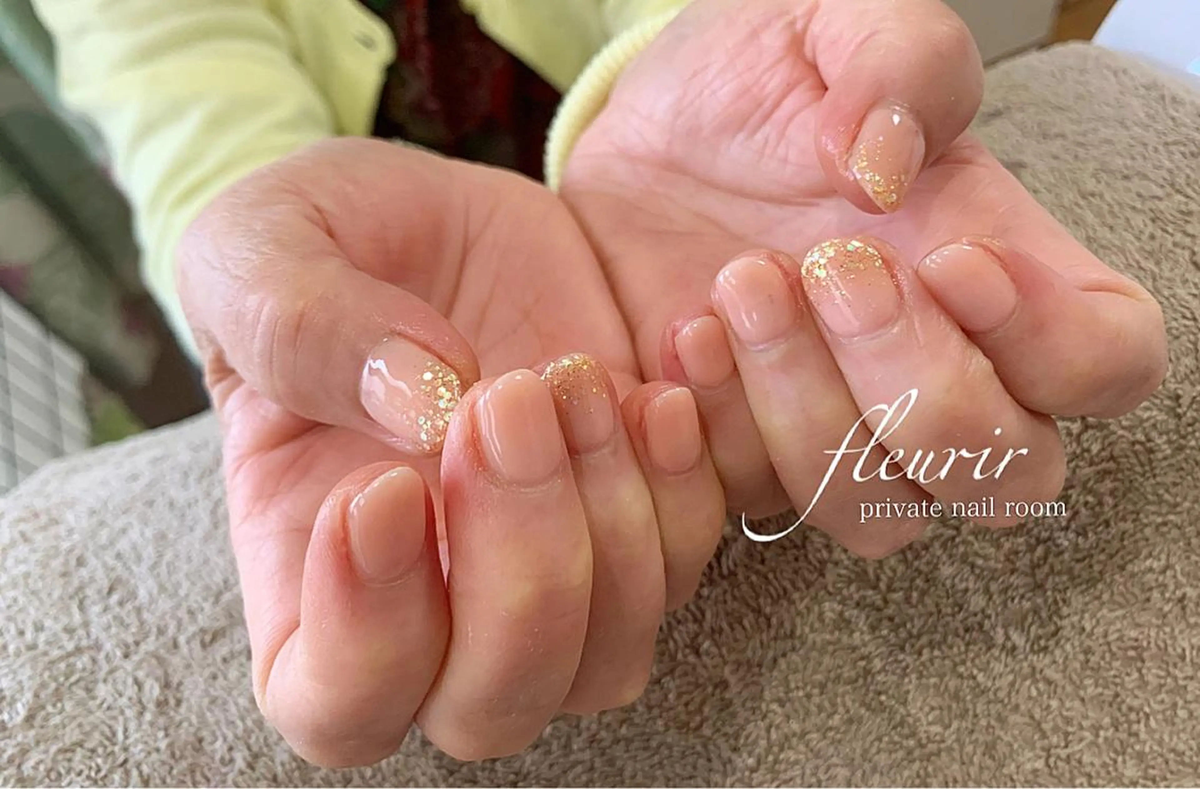 ネイル ゴールド ラメ(グリッター) オフィスネイル ワンカラーネイル オレンジ フルリール 【プライベートサロンのネイルデザイン