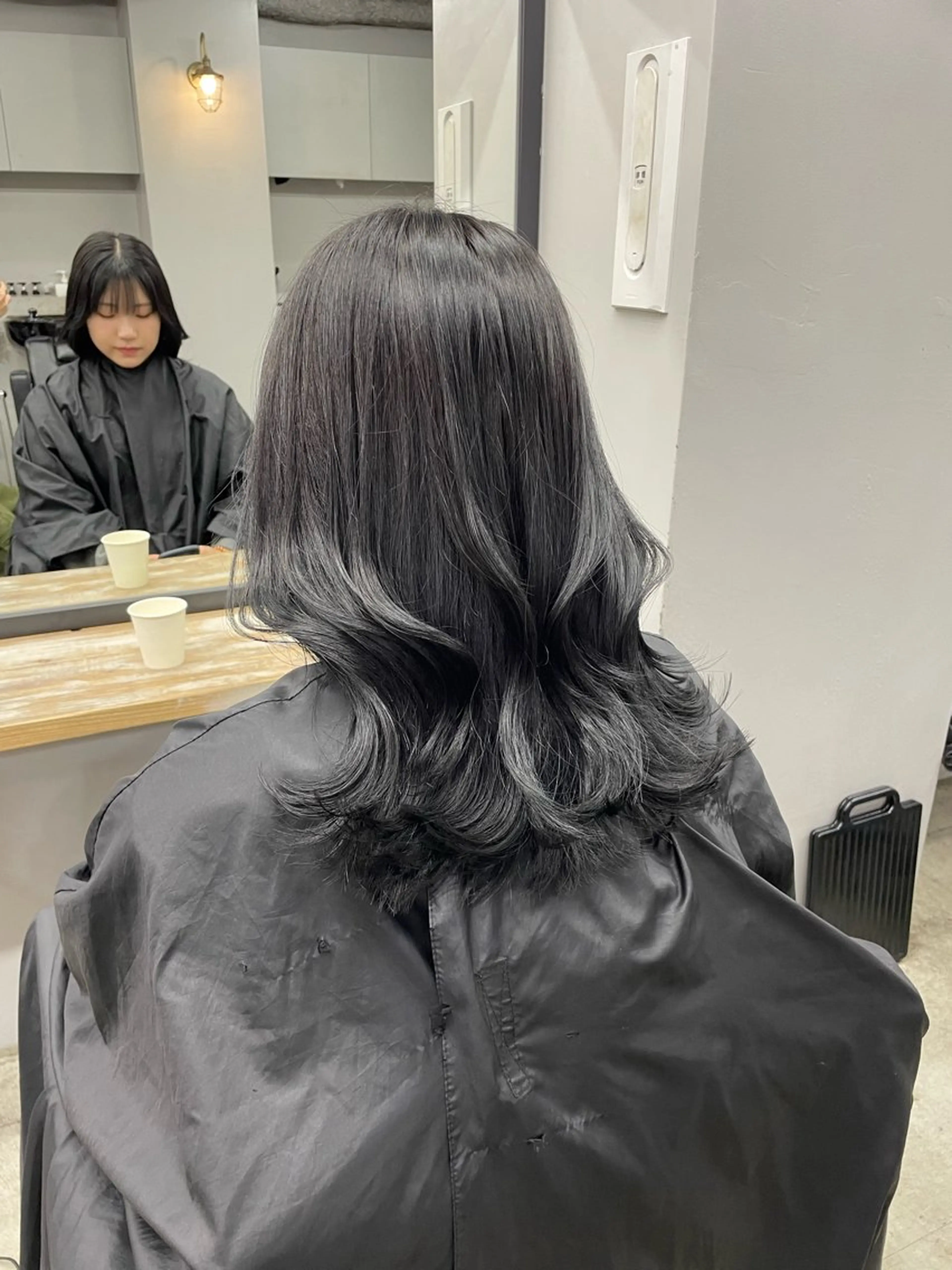セミロング カラー ヘアカラー 新宿/韓国ヘア/ 髪質改善ストレートのヘアスタイル