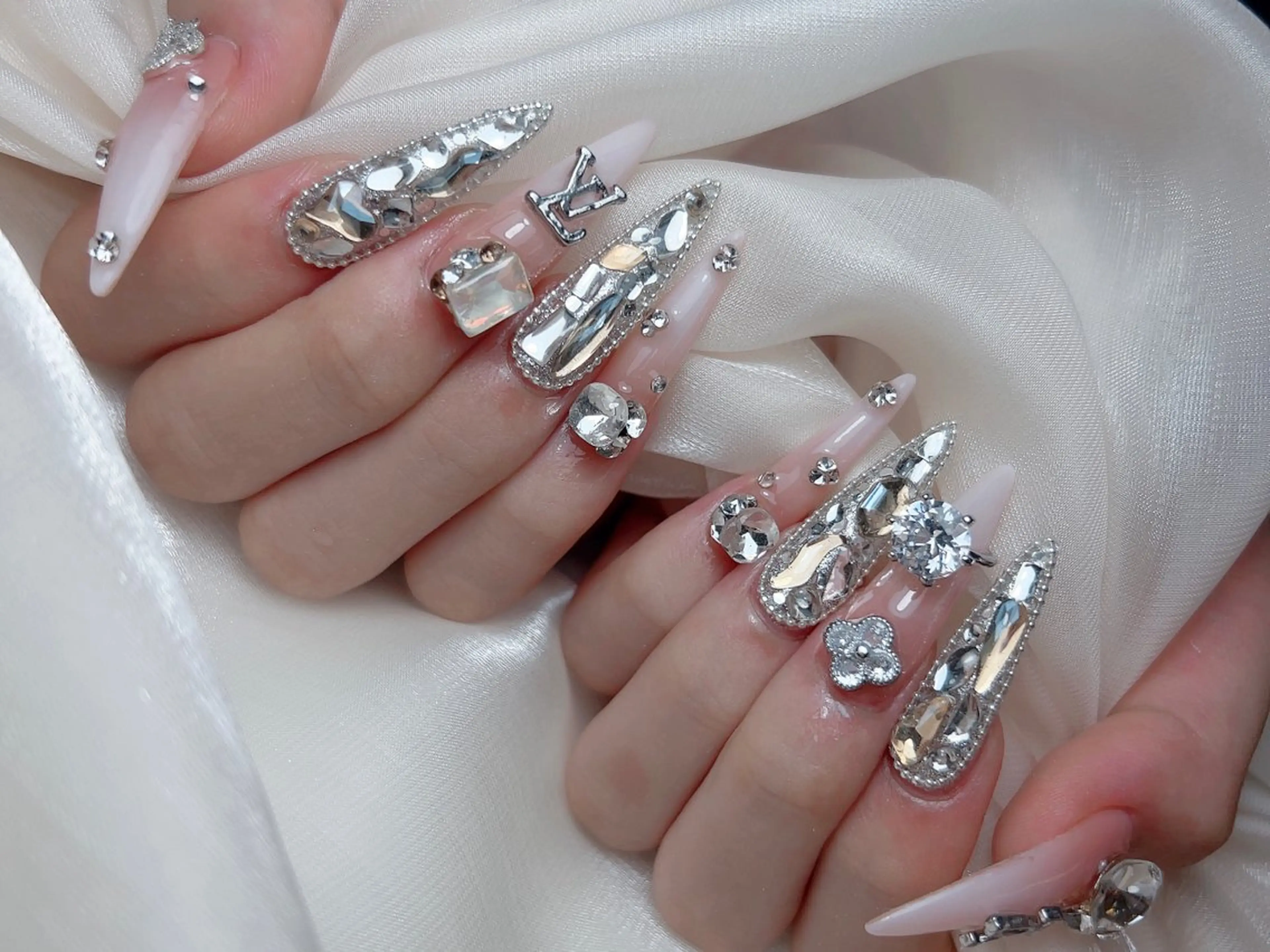 ネイル 🎀Ｍ nails✨ ビューティーのネイルデザイン