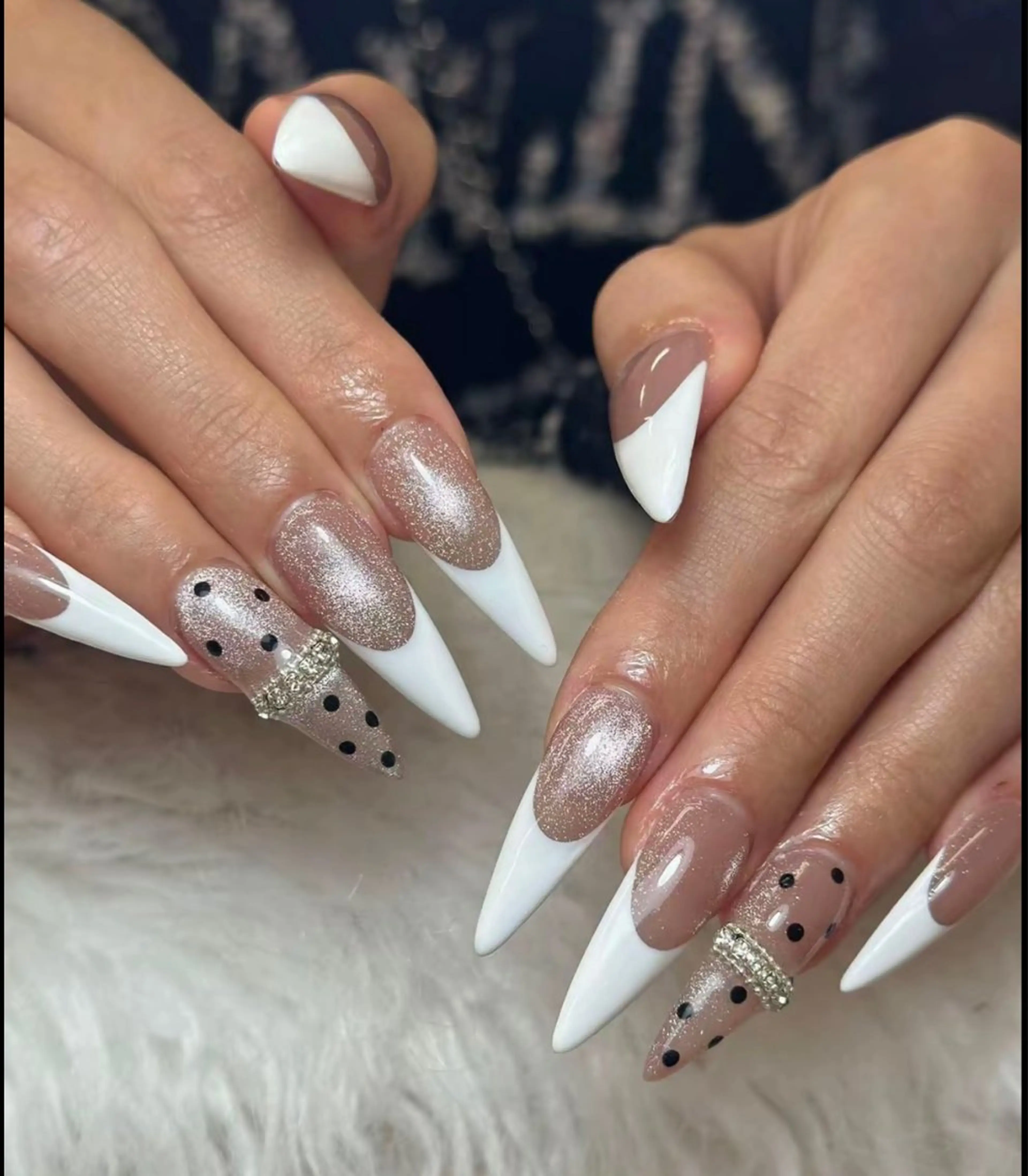 ネイル フレンチネイル ジェルネイル マグネットネイル 持ち込み ニュアンスネイル ハンドネイル NiJi Nailsのネイルデザイン