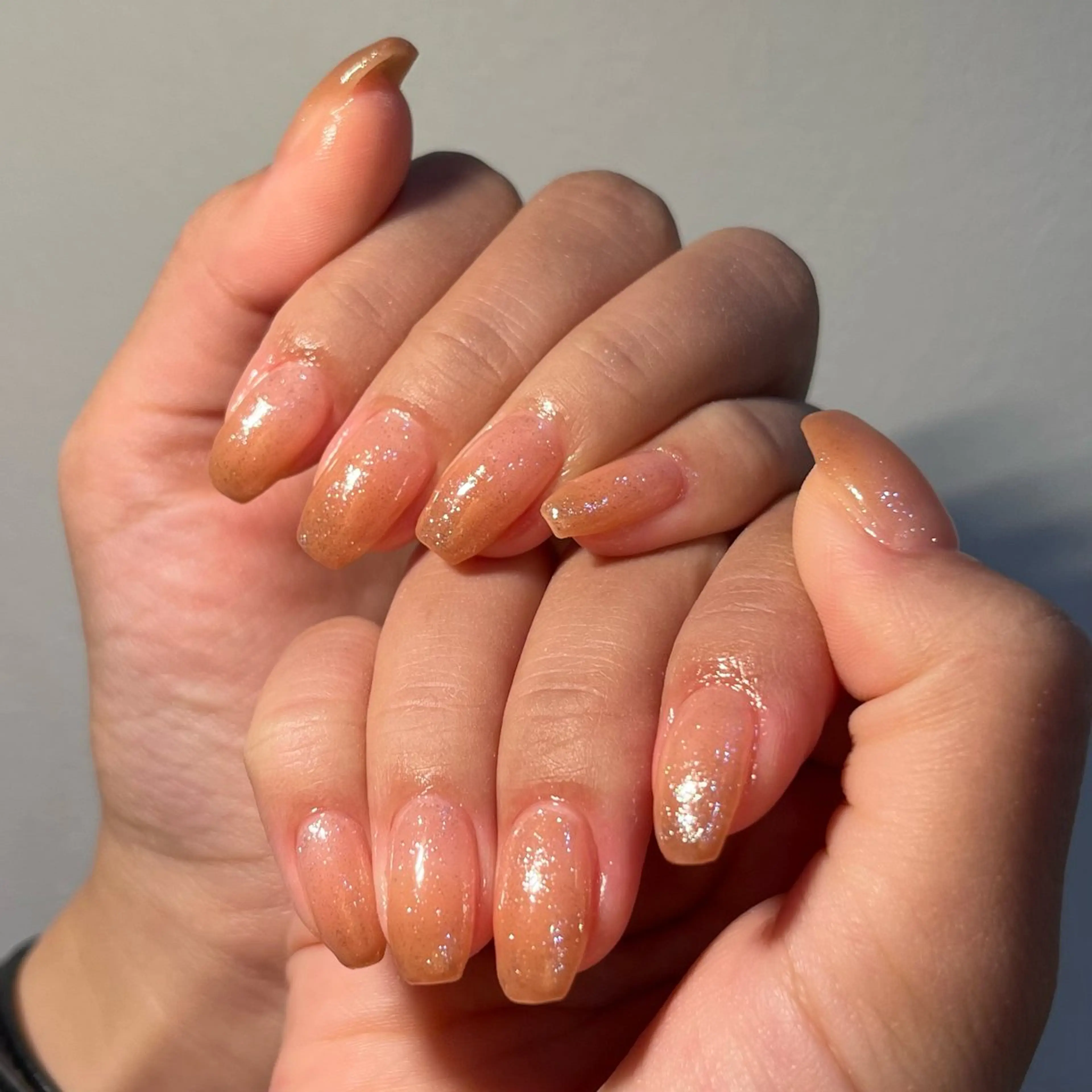 ネイル グラデーション ラメ(グリッター) オフィスネイル シンプルネイル ハンドネイル Belle studio所属・Belle studioのネイルデザイン