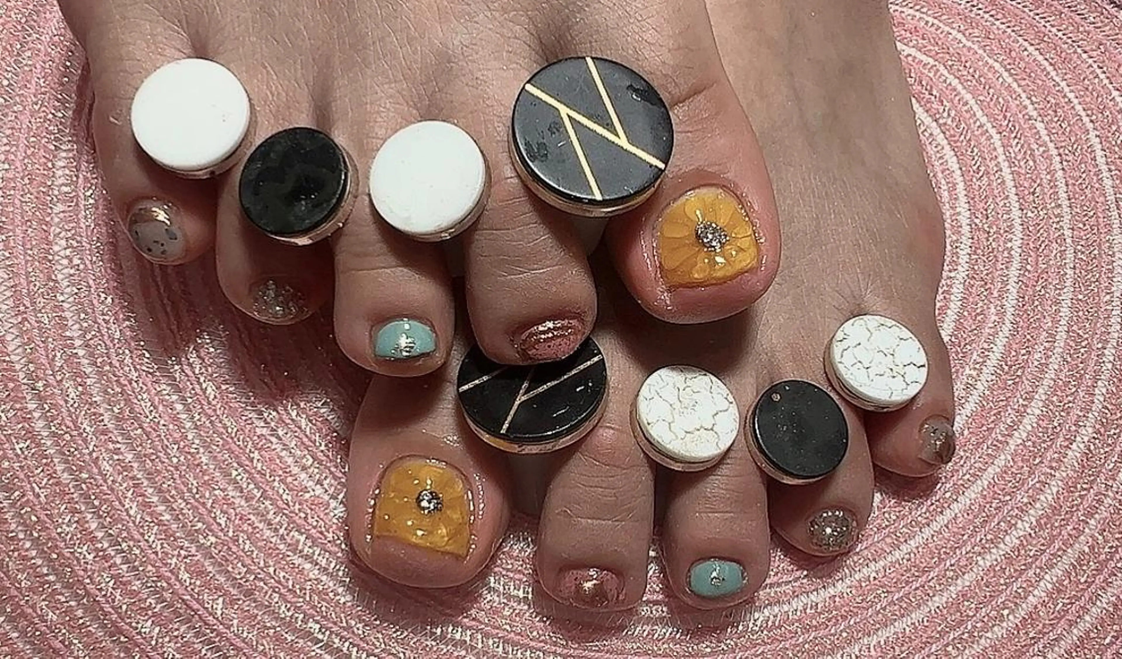 ネイル フットネイル ジェルネイル 夏ネイル フットネイル Ruana Nailのネイルデザイン