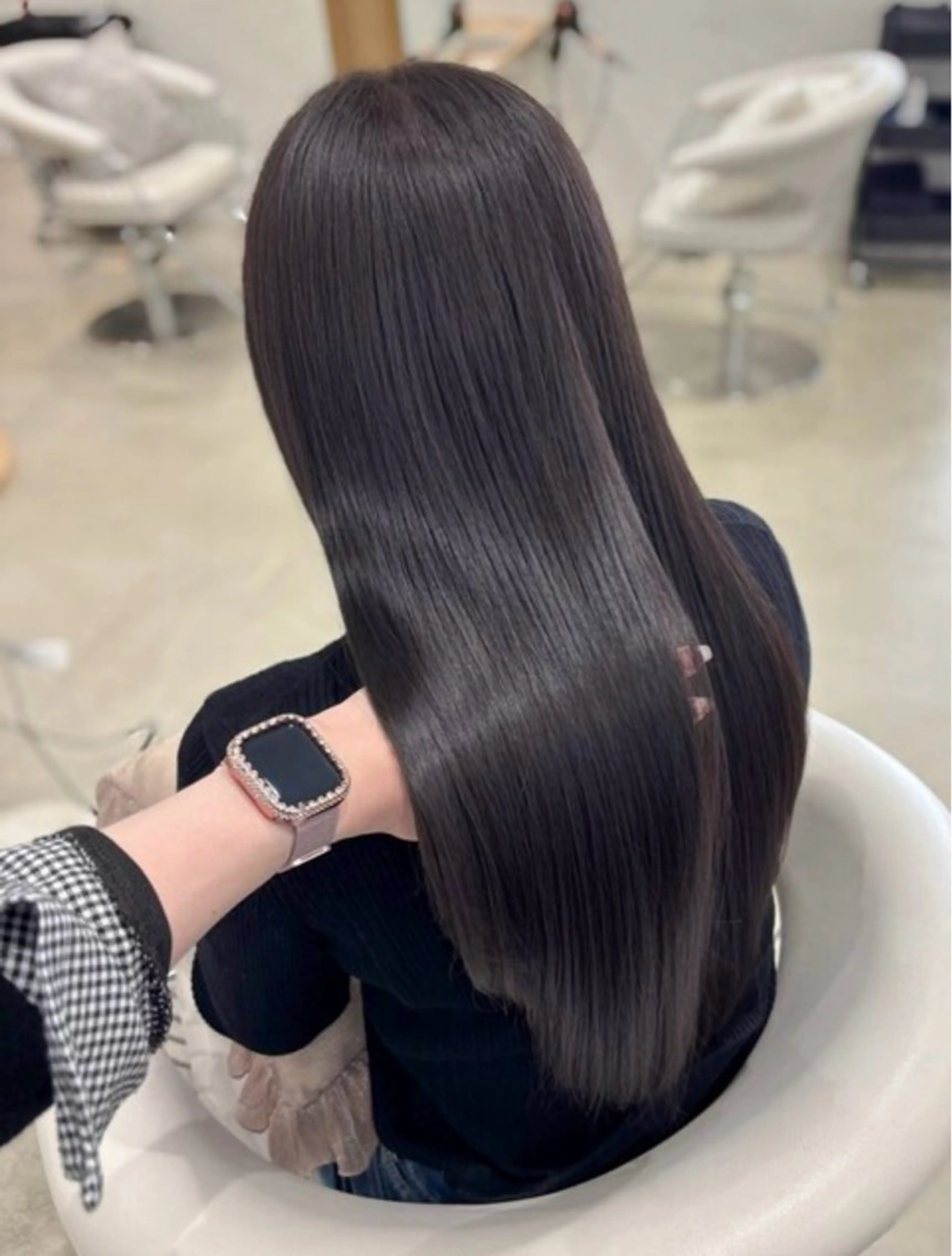 ロング ヘアカラー トリートメント mana /韓国風レイヤーのヘアスタイル