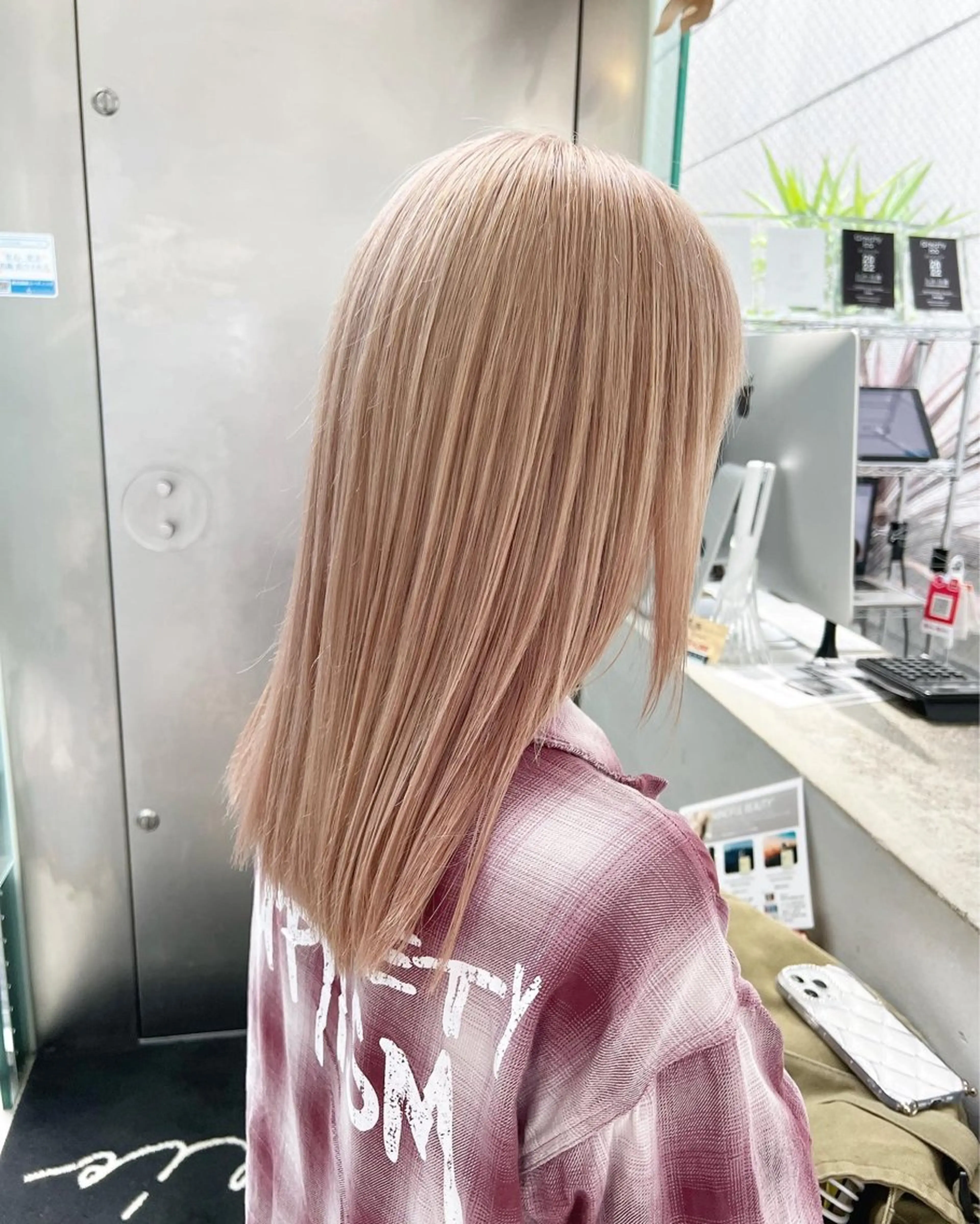 【初回平日限定⭐️ミニモ学割】トリプルカラー（ブリーチ2回+カラー）2stepトリートメント［カラー/韓国/髪質改善］の写真