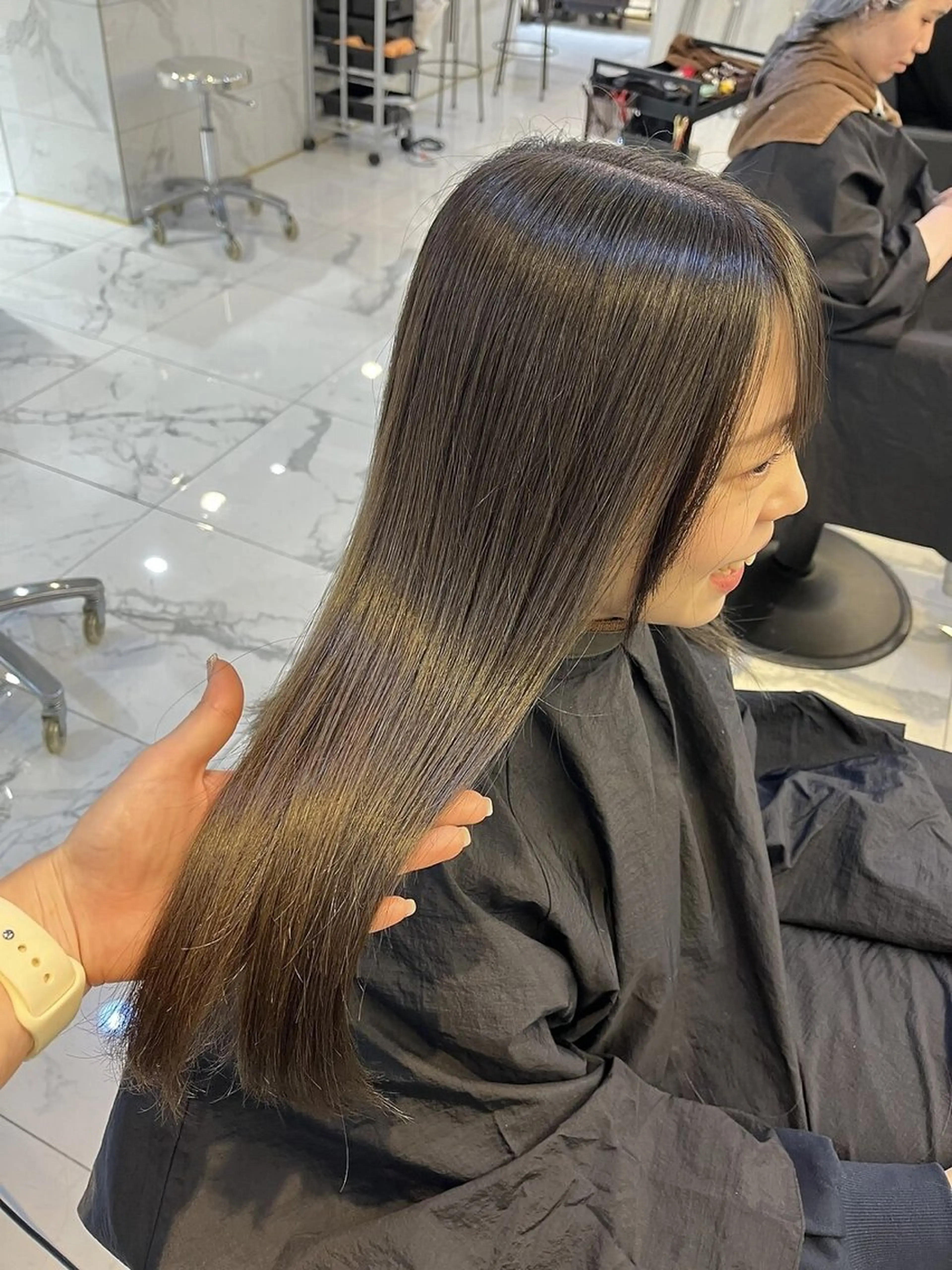 ロング 透明感カラー/大阪 Rieのヘアスタイル