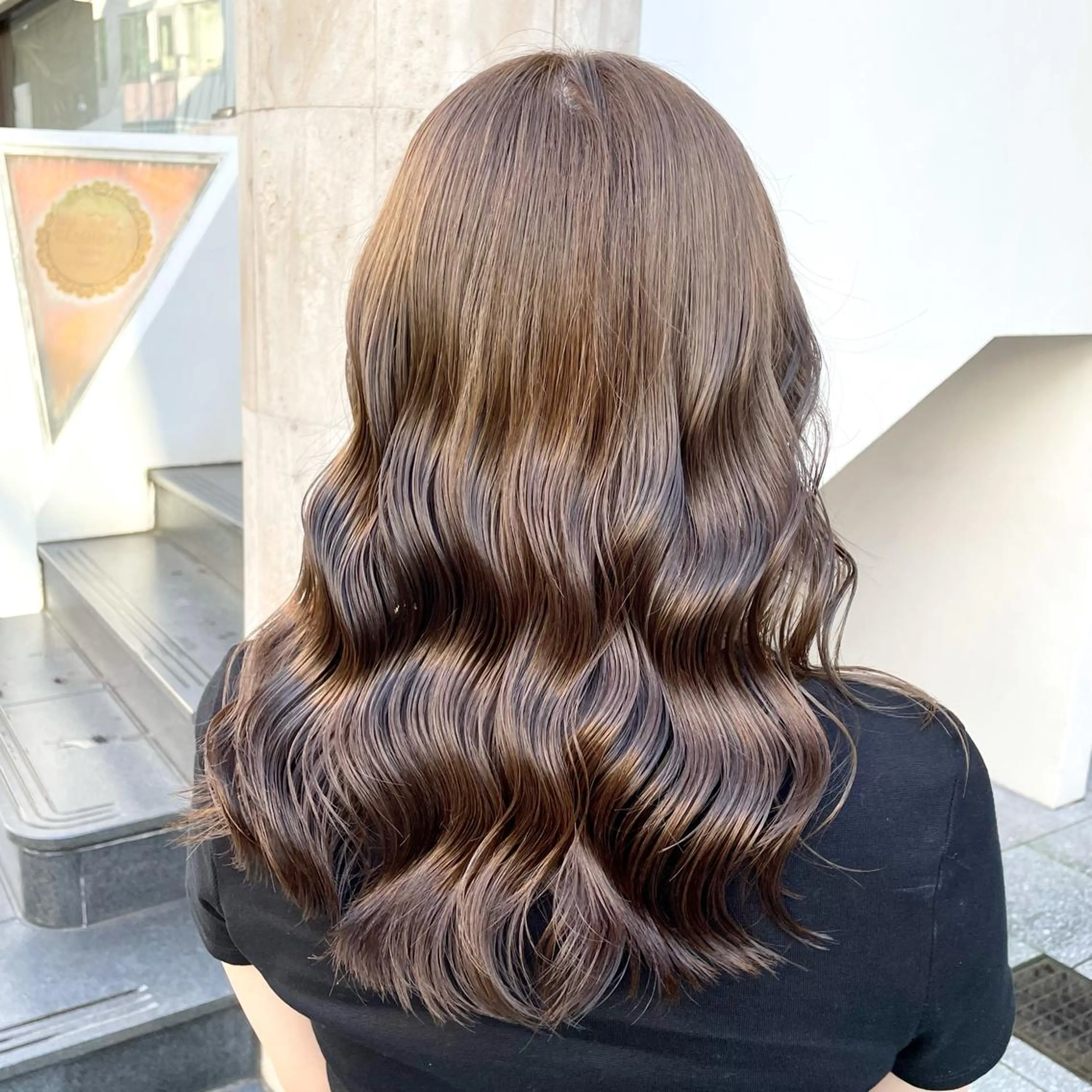 セミロング カラー ミヤザキ タクトのヘアスタイル