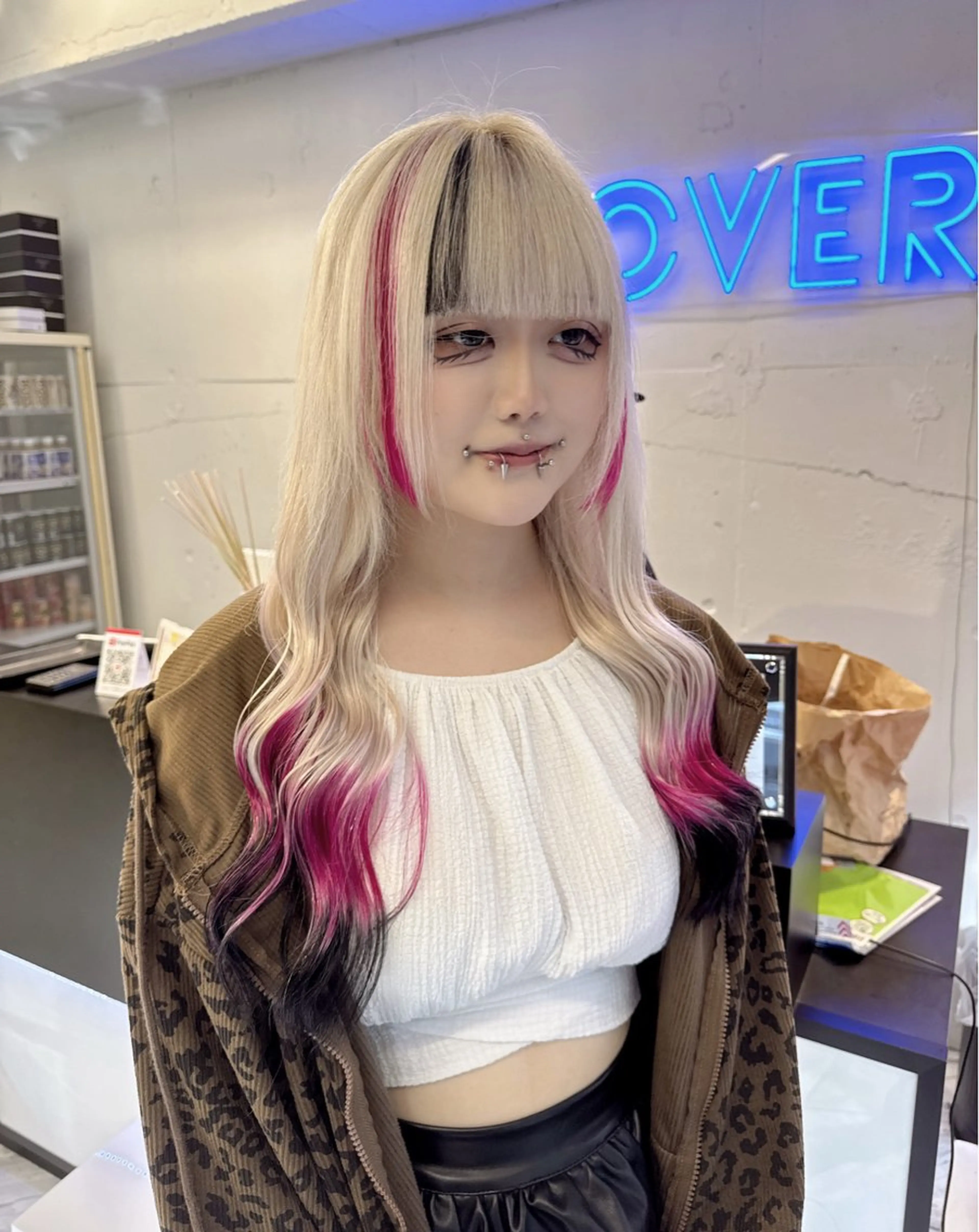 ケアブリーチカラー+シールエクステ（40~100枚）👼🏻🫧の写真