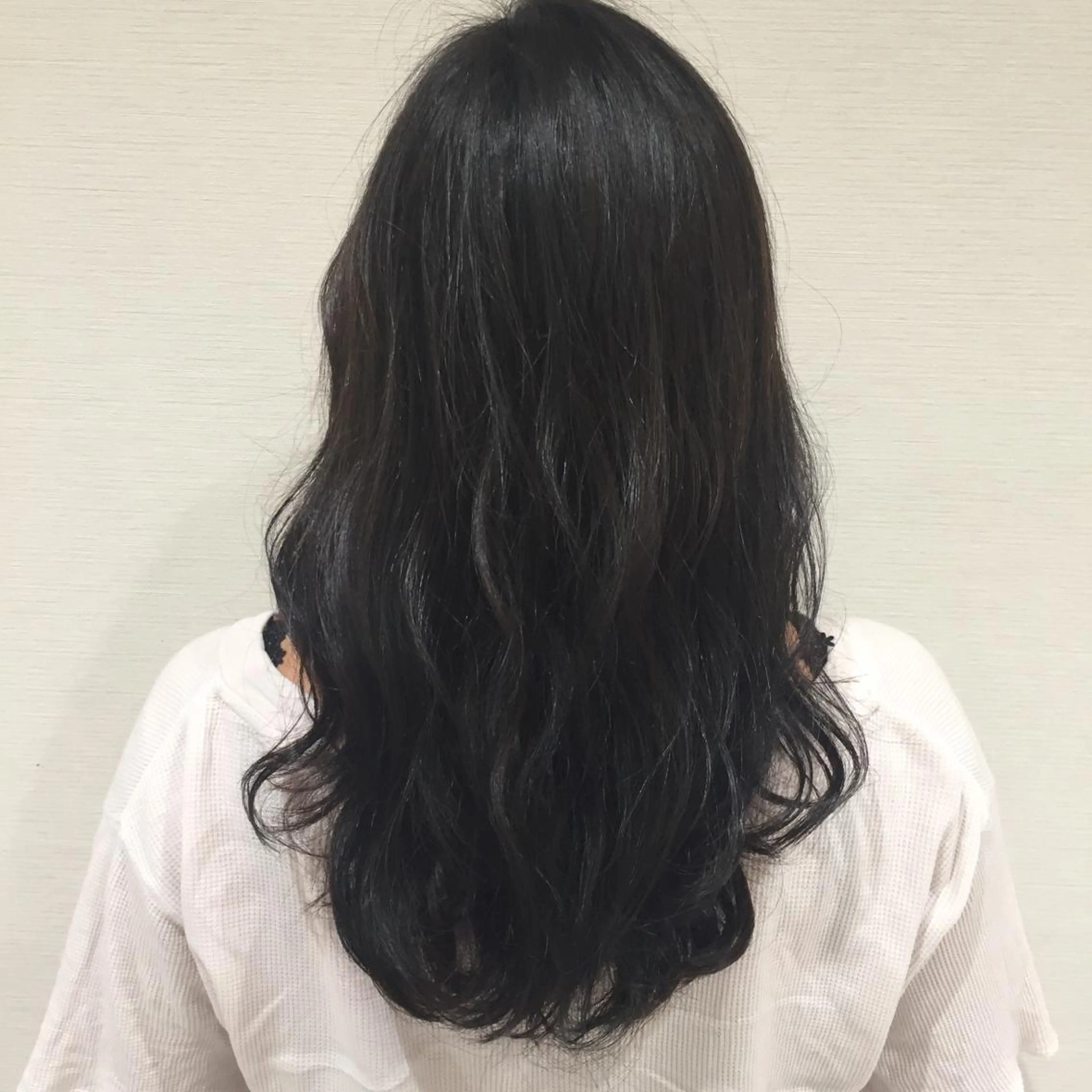 ロング カラー 赤阪 優奈のヘアスタイル