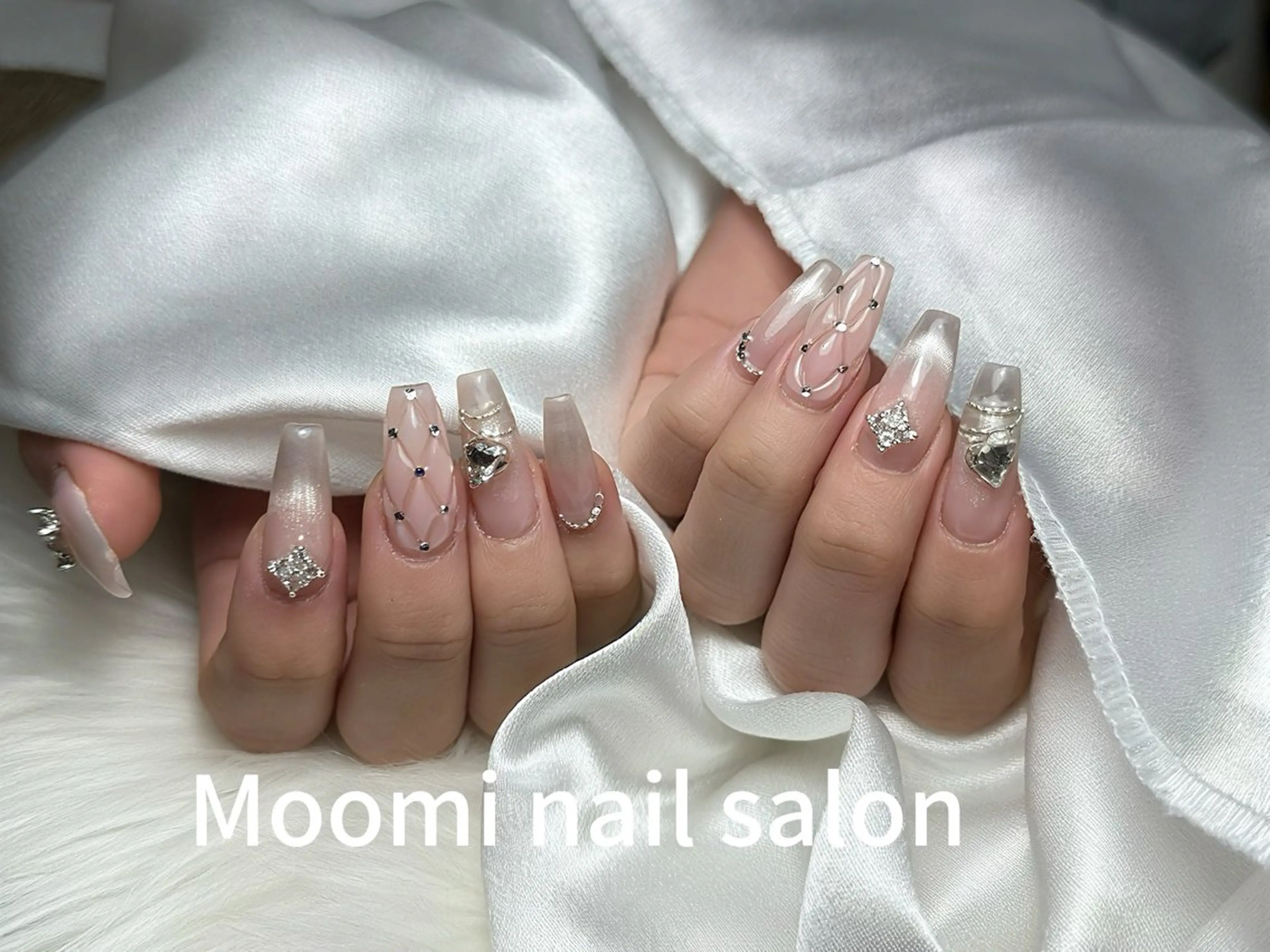 ロング ハンドネイル Moomi nail salonのネイルデザイン