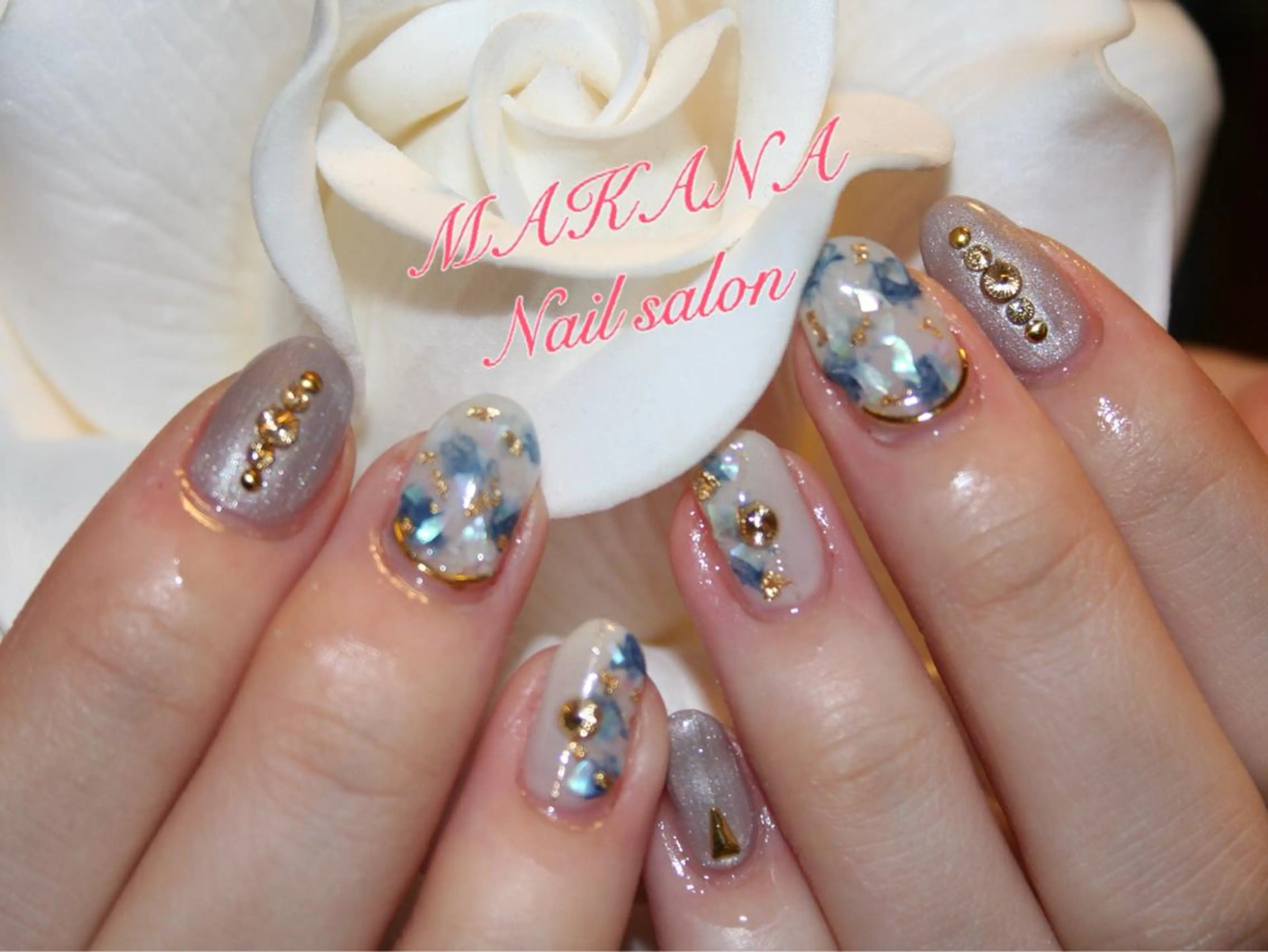 ネイル ブルー 成人式 ゴールド ハンドネイル MAKANA所属・鈴木 ユニのネイルデザイン